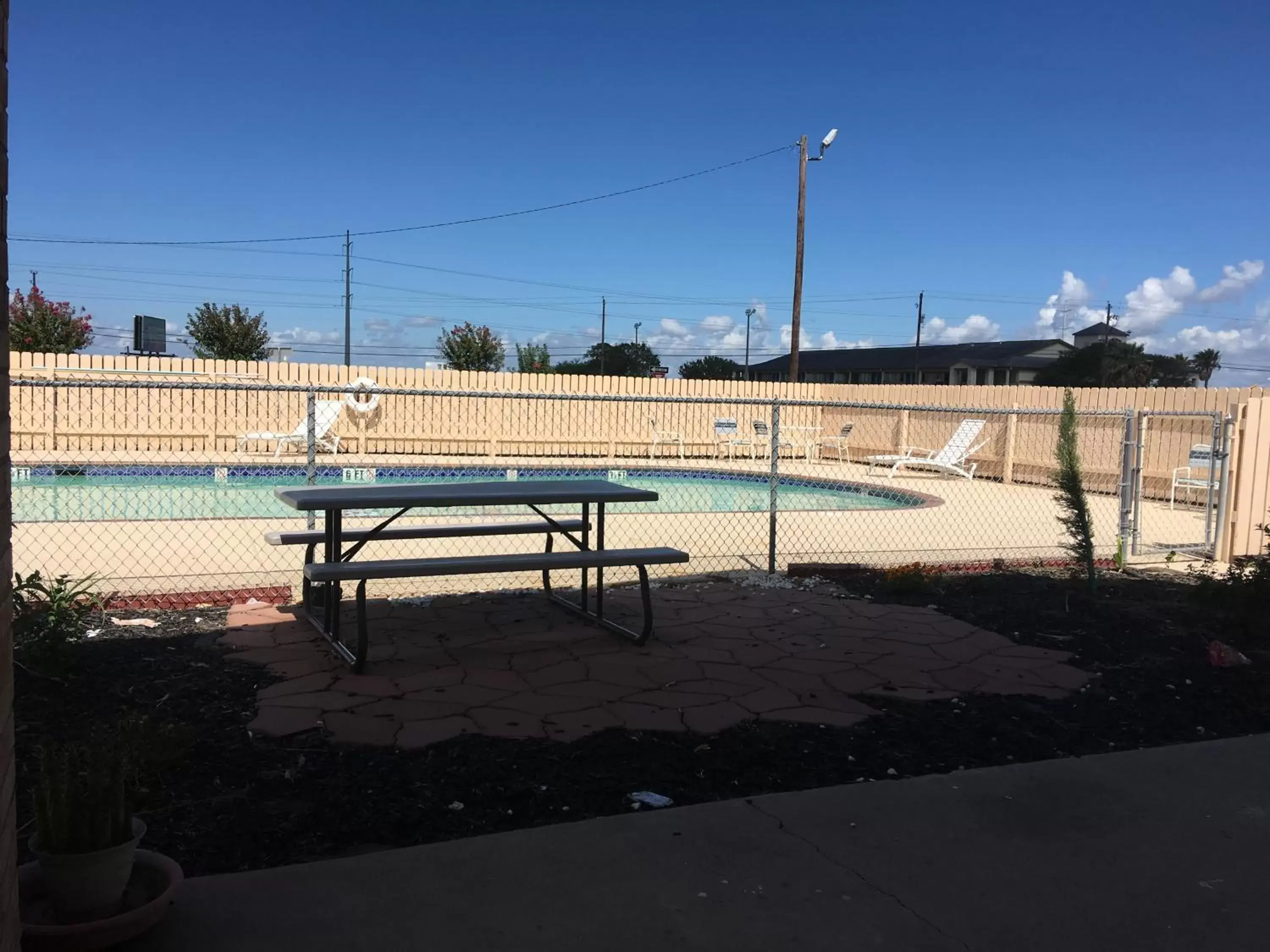 Swimming pool in Chaparral Motel