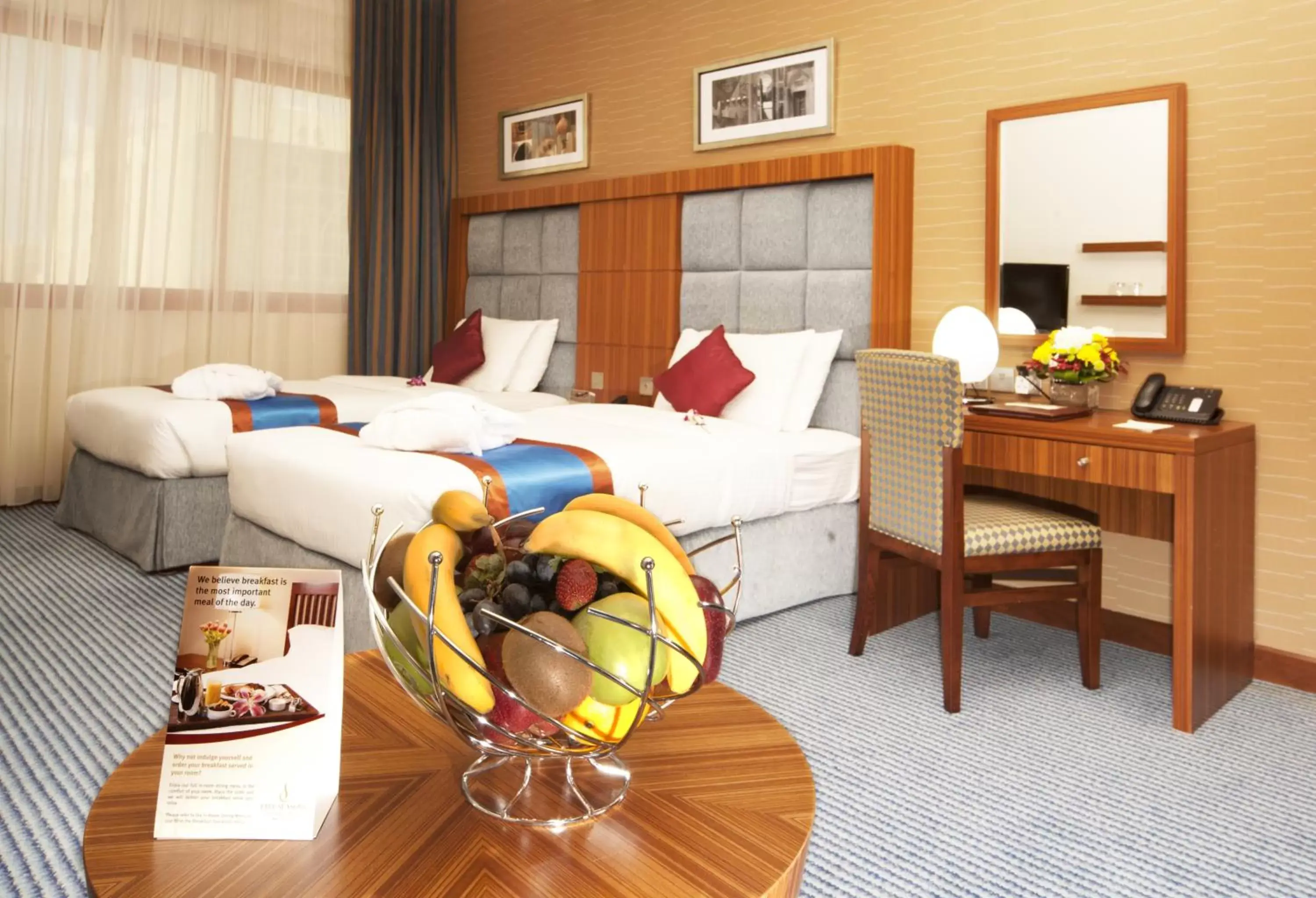 Bedroom, Bed in City Seasons Al Hamra Hotel