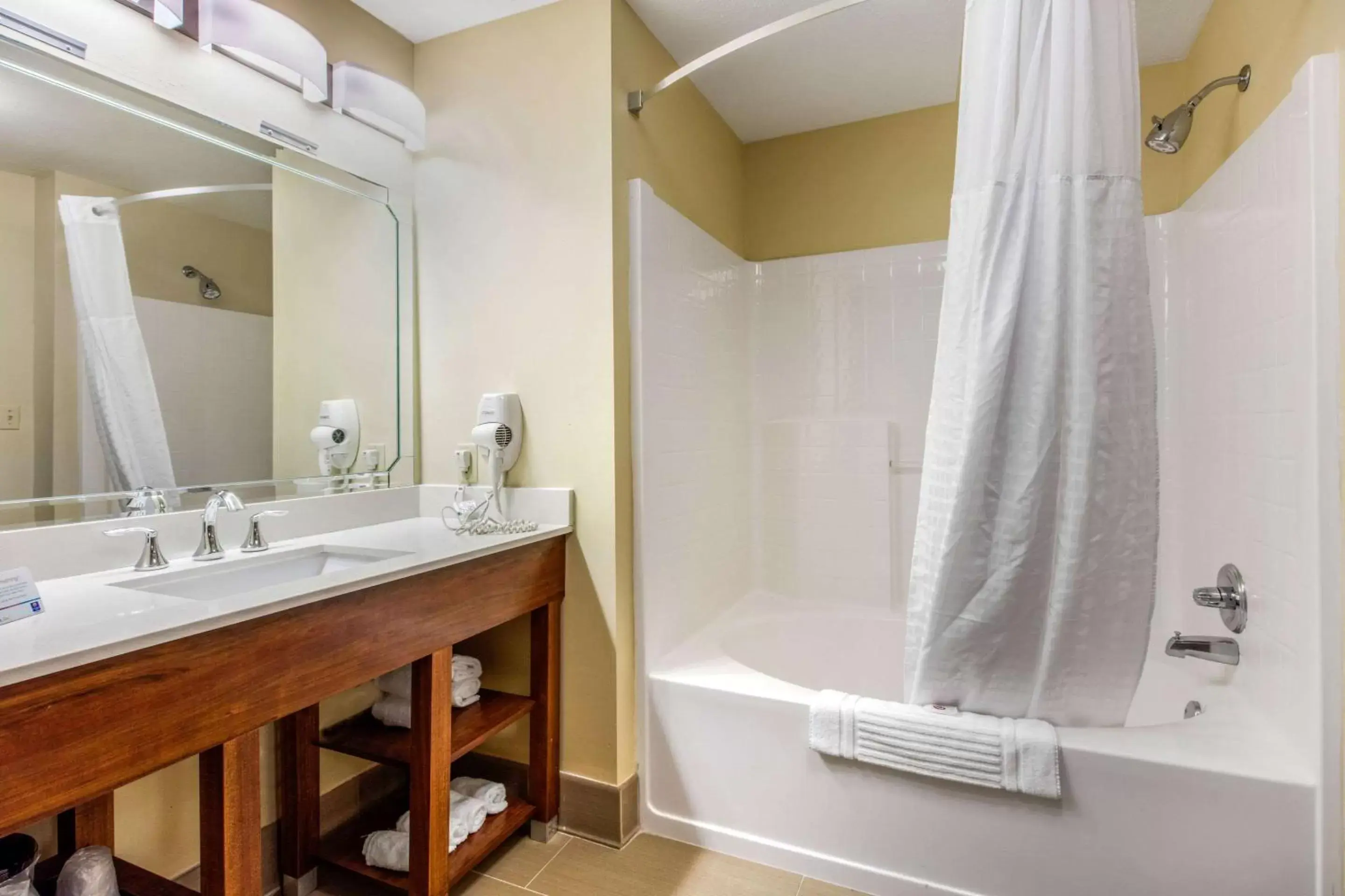 Photo of the whole room, Bathroom in Comfort Inn & Suites