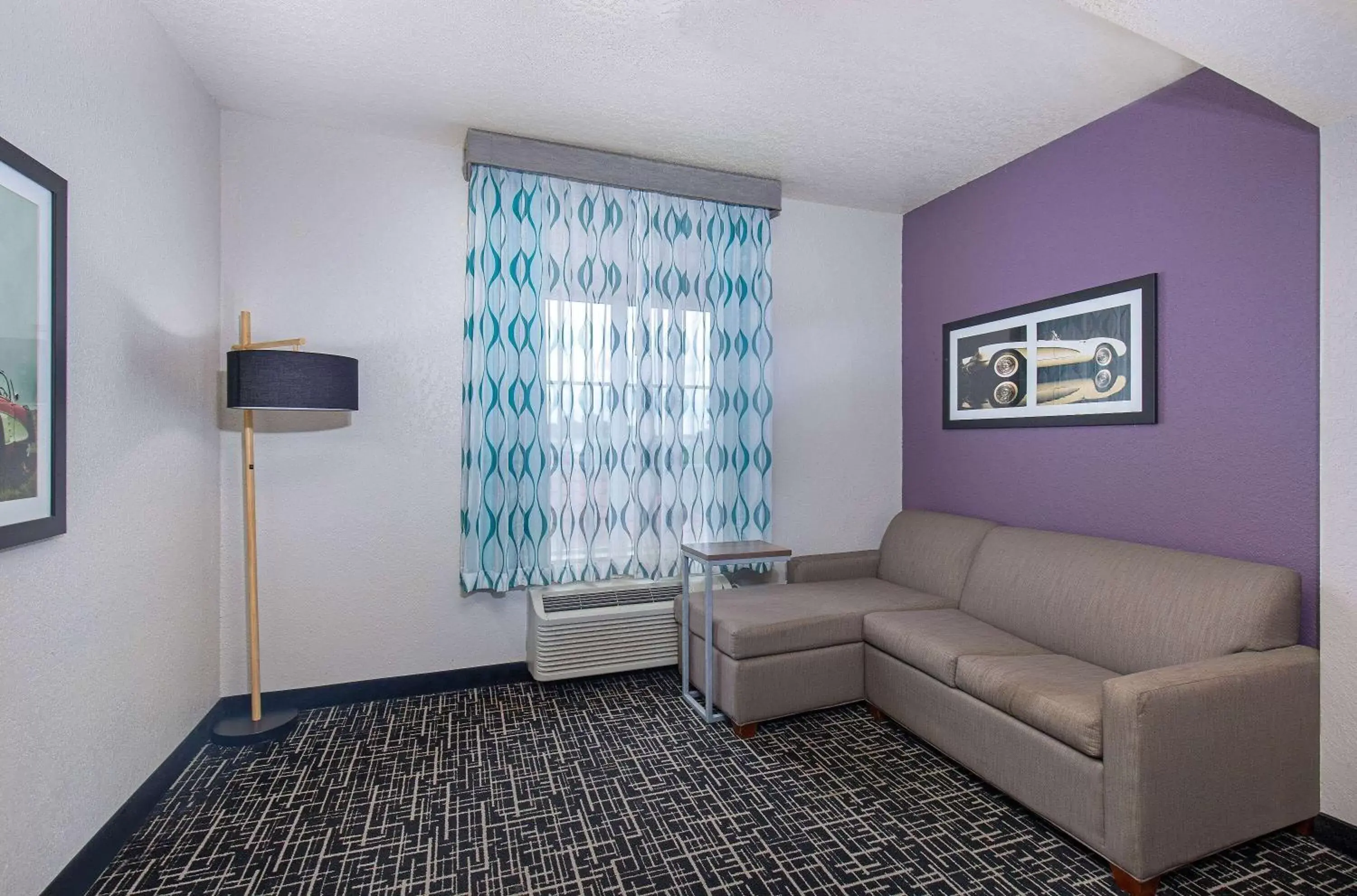 Bed, Seating Area in La Quinta by Wyndham Bowling Green