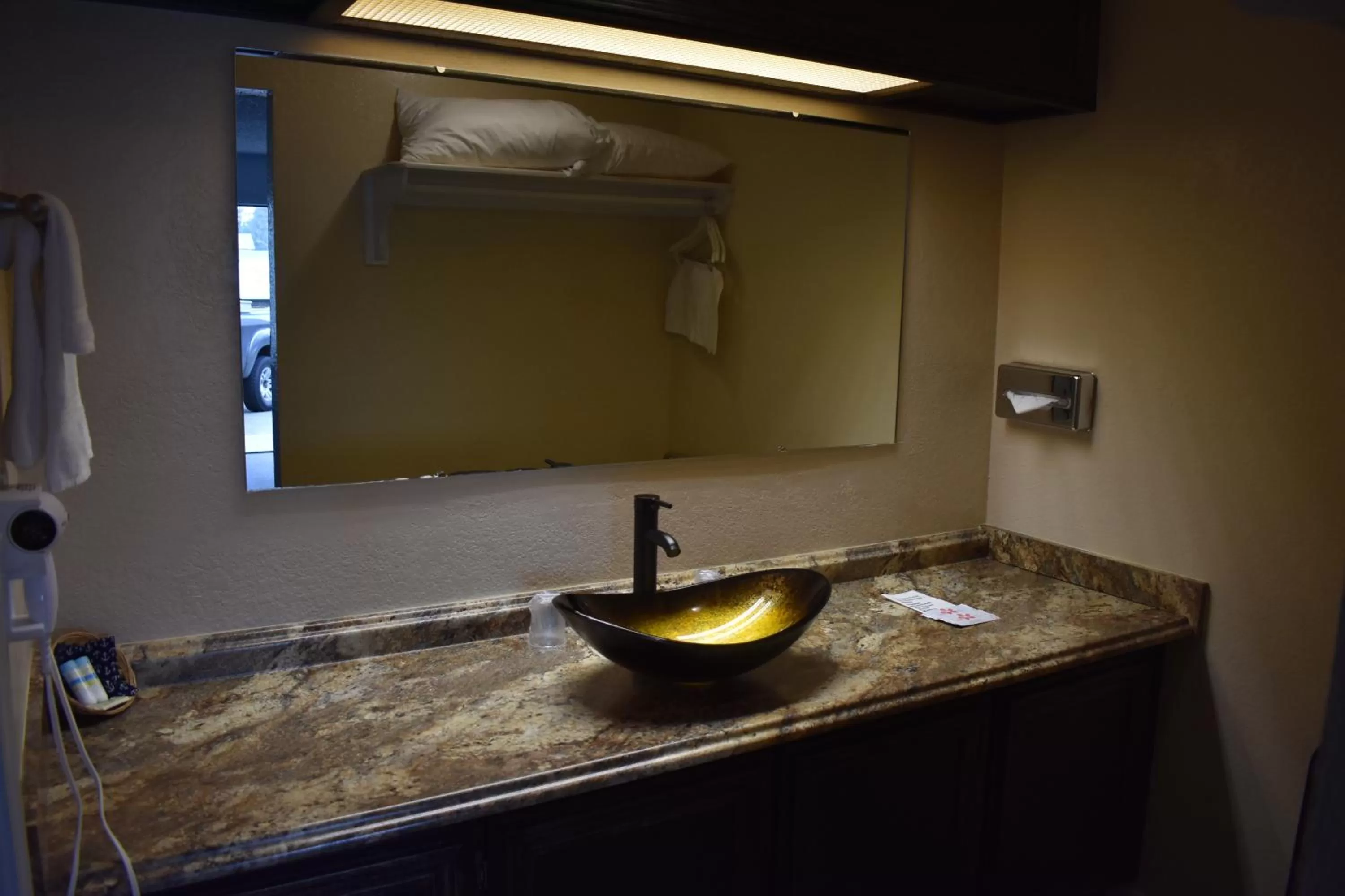 Bathroom in Lighthouse Cove Inn
