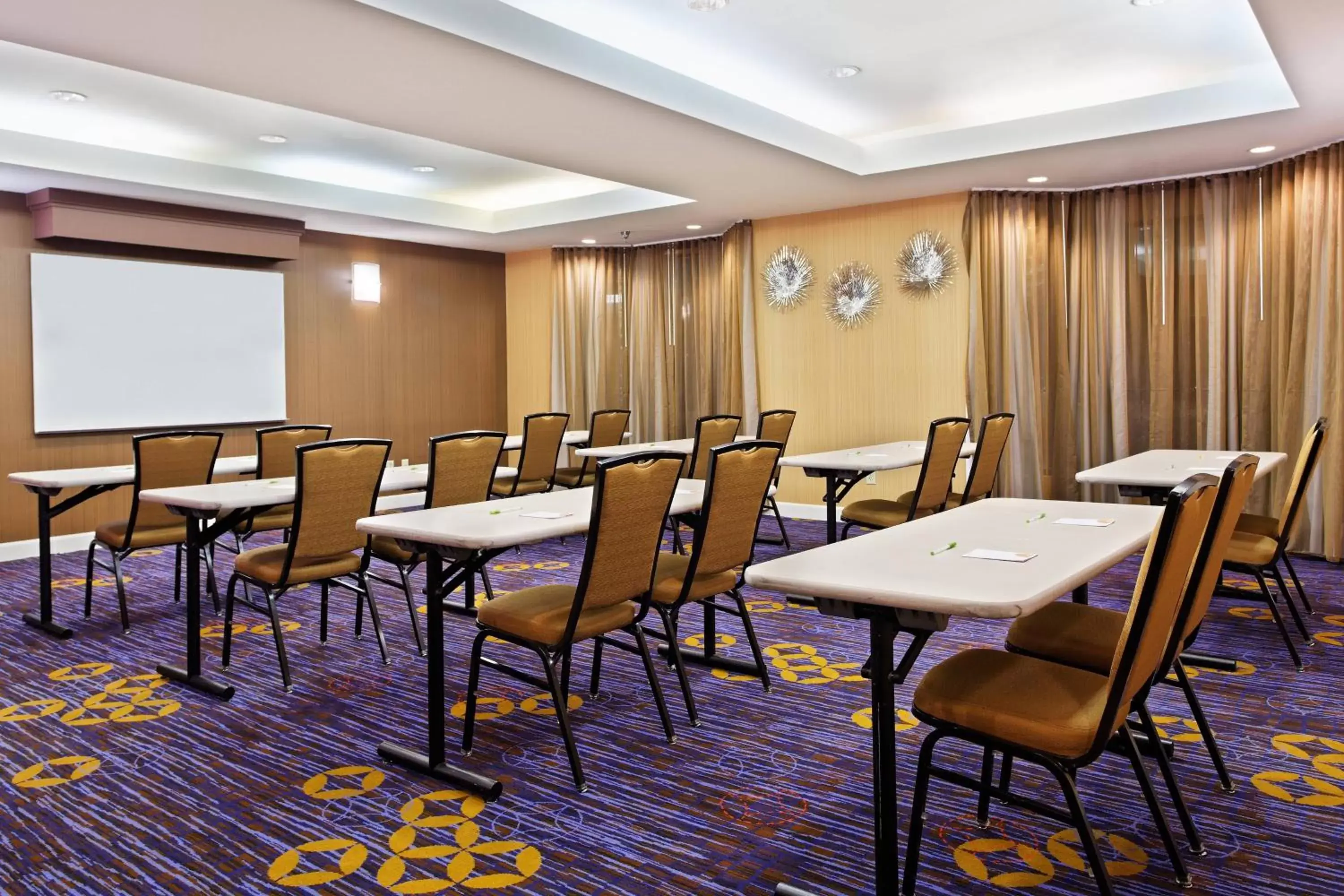 Meeting/conference room in Courtyard by Marriott Gainesville