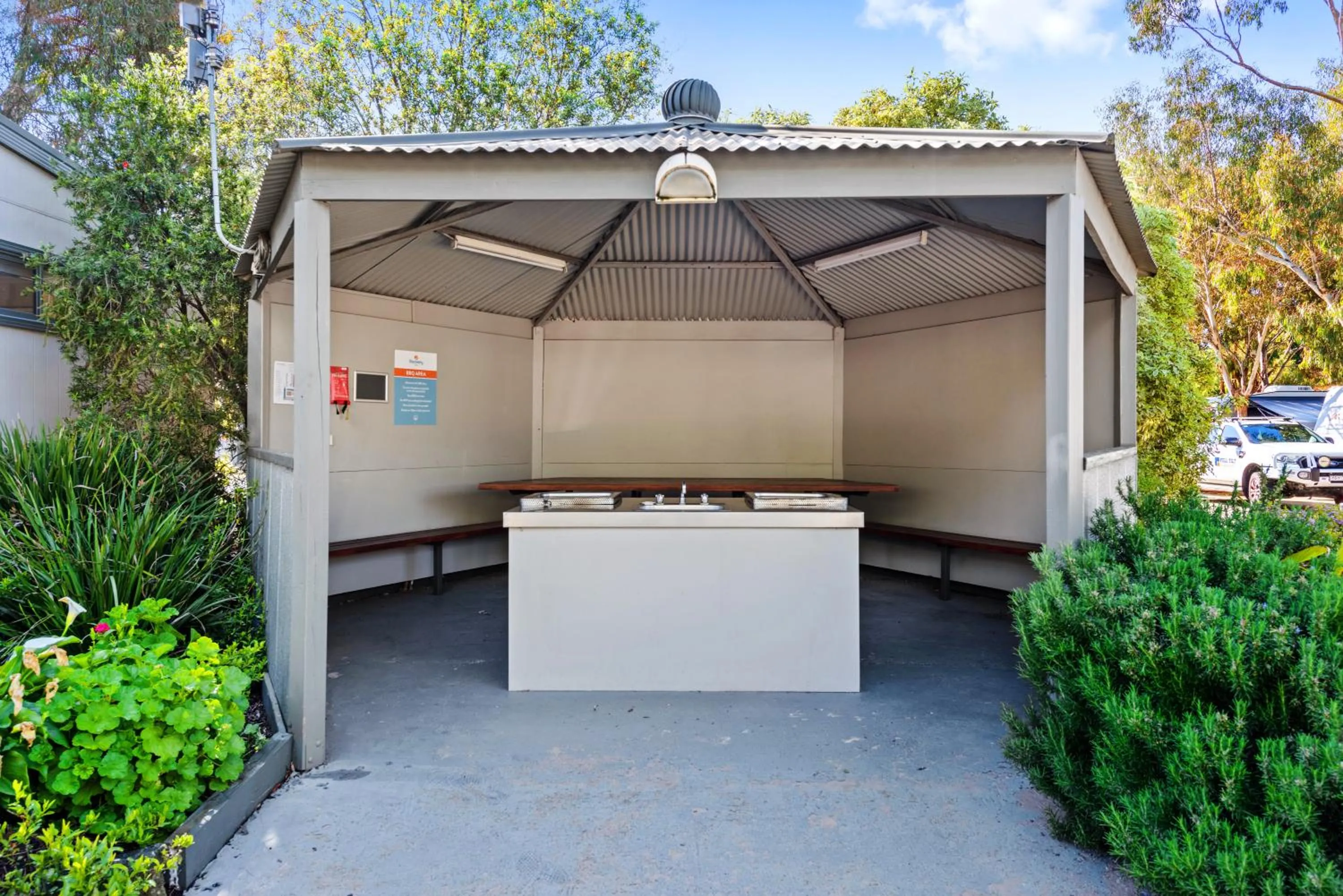 BBQ facilities in Discovery Parks - Melbourne