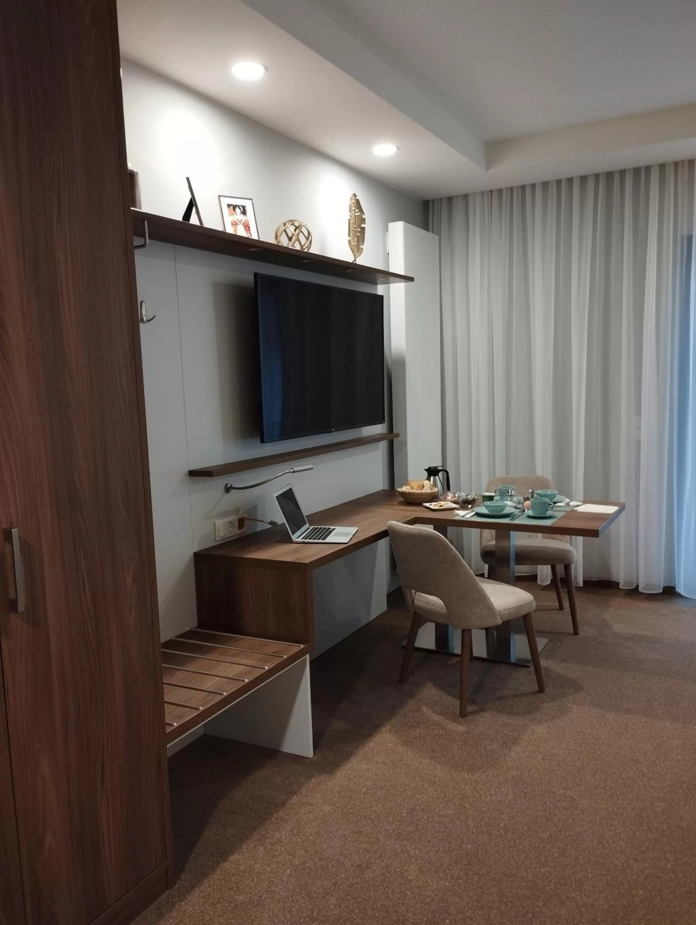 Communal lounge/ TV room in Hotel Herzog Georg