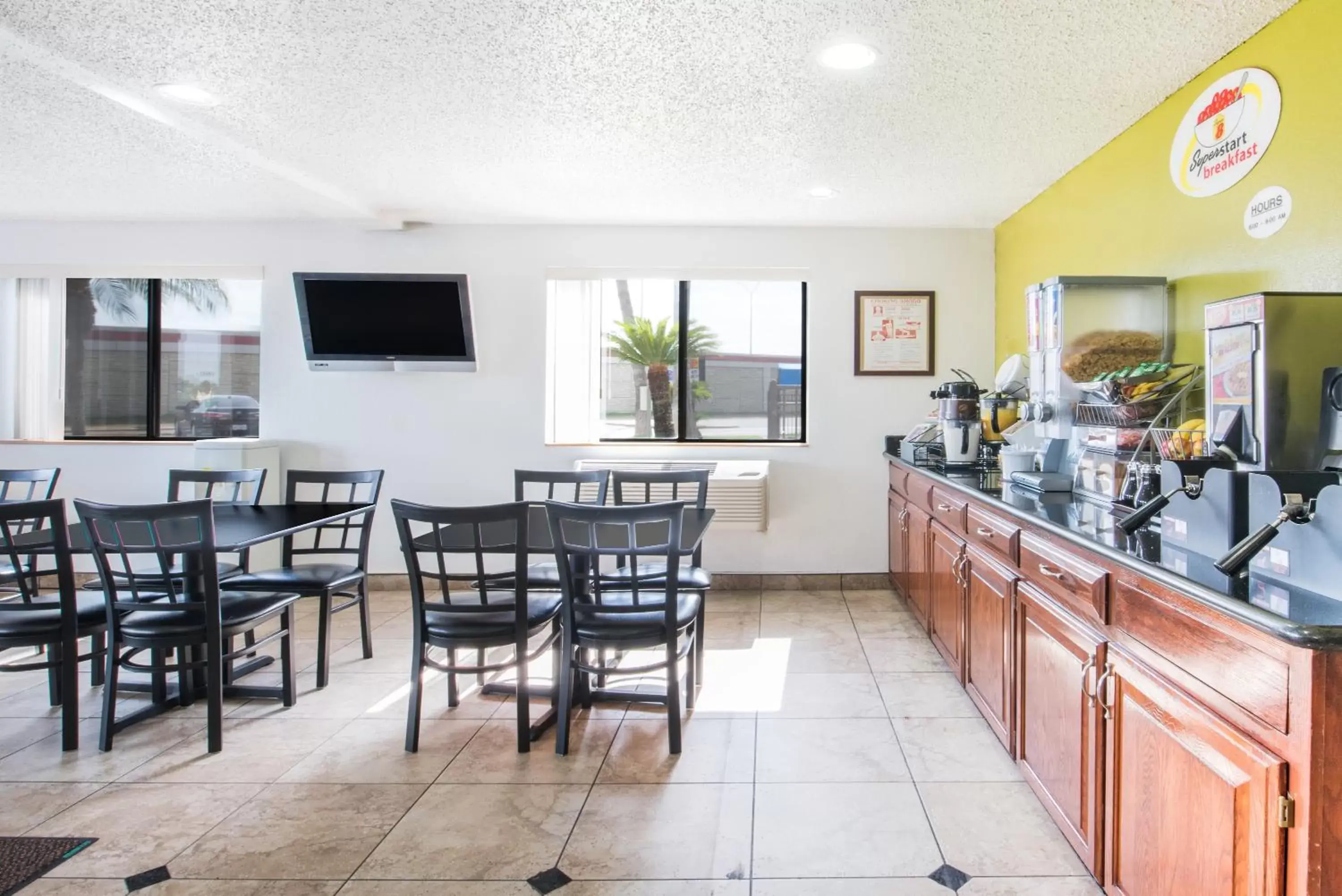 Continental breakfast, Restaurant/Places to Eat in Super 8 by Wyndham Harlingen TX