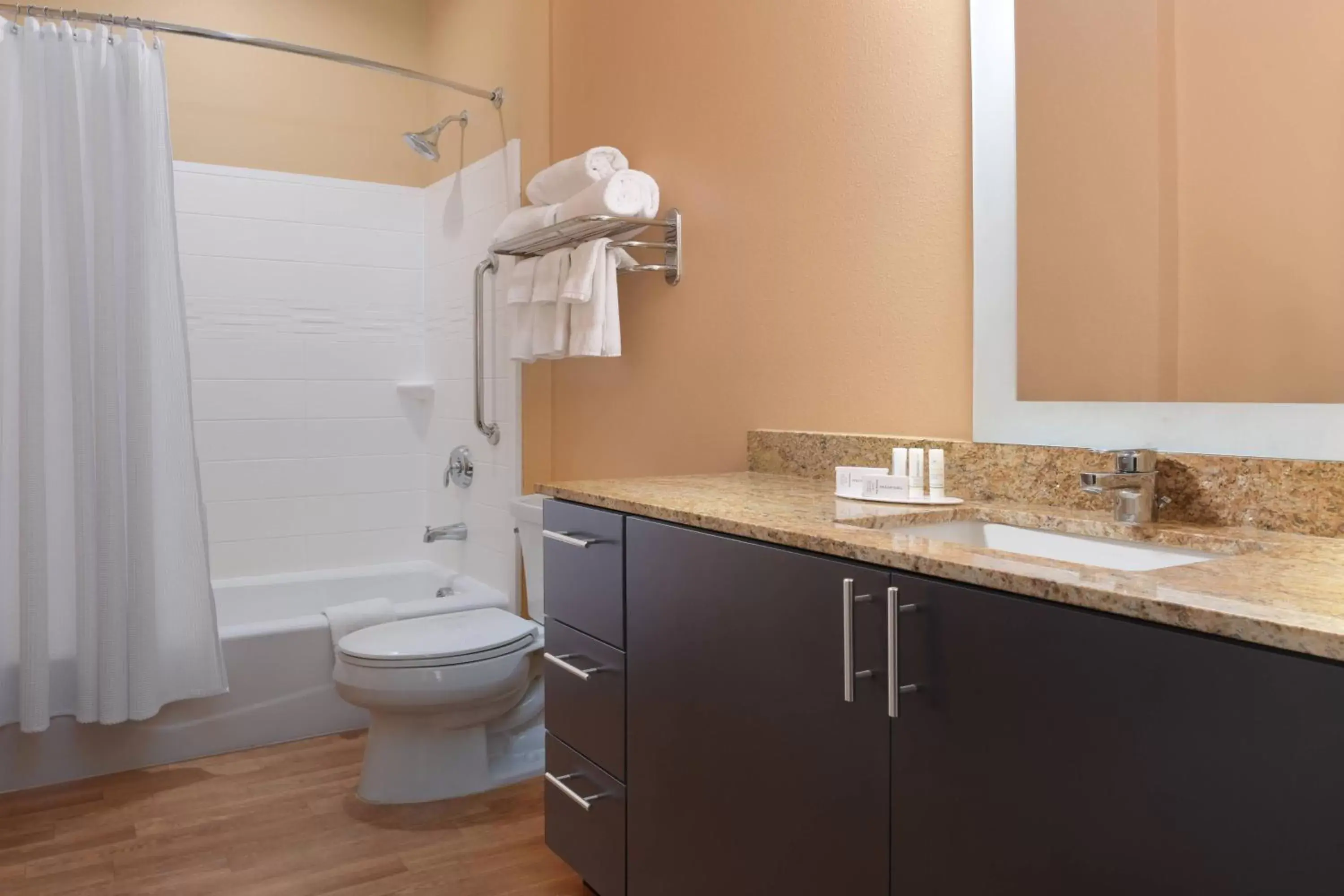 Bathroom in TownePlace Suites by Marriott Lake Jackson Clute