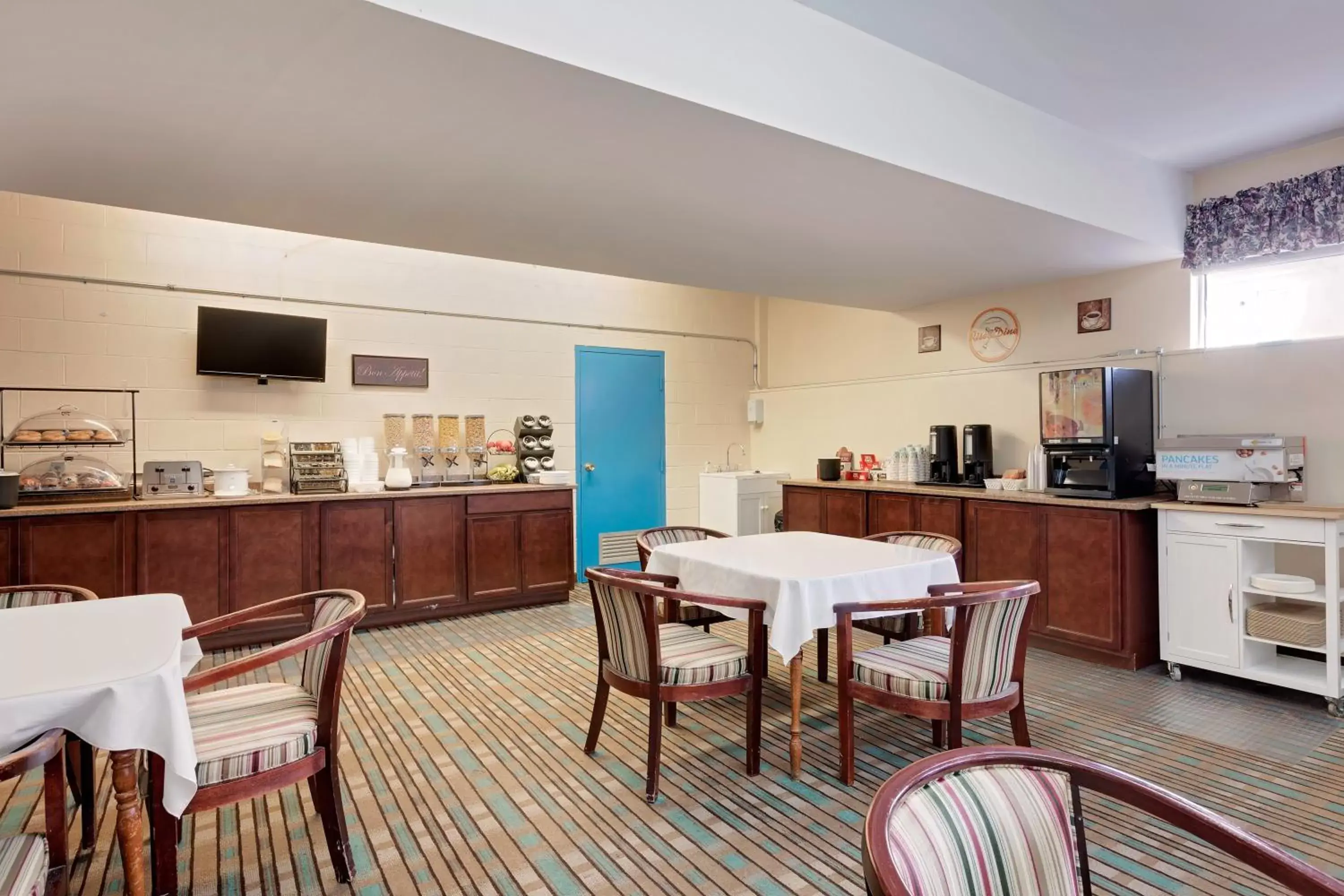 Breakfast, Restaurant/Places to Eat in Howard Johnson by Wyndham Woodstock NB