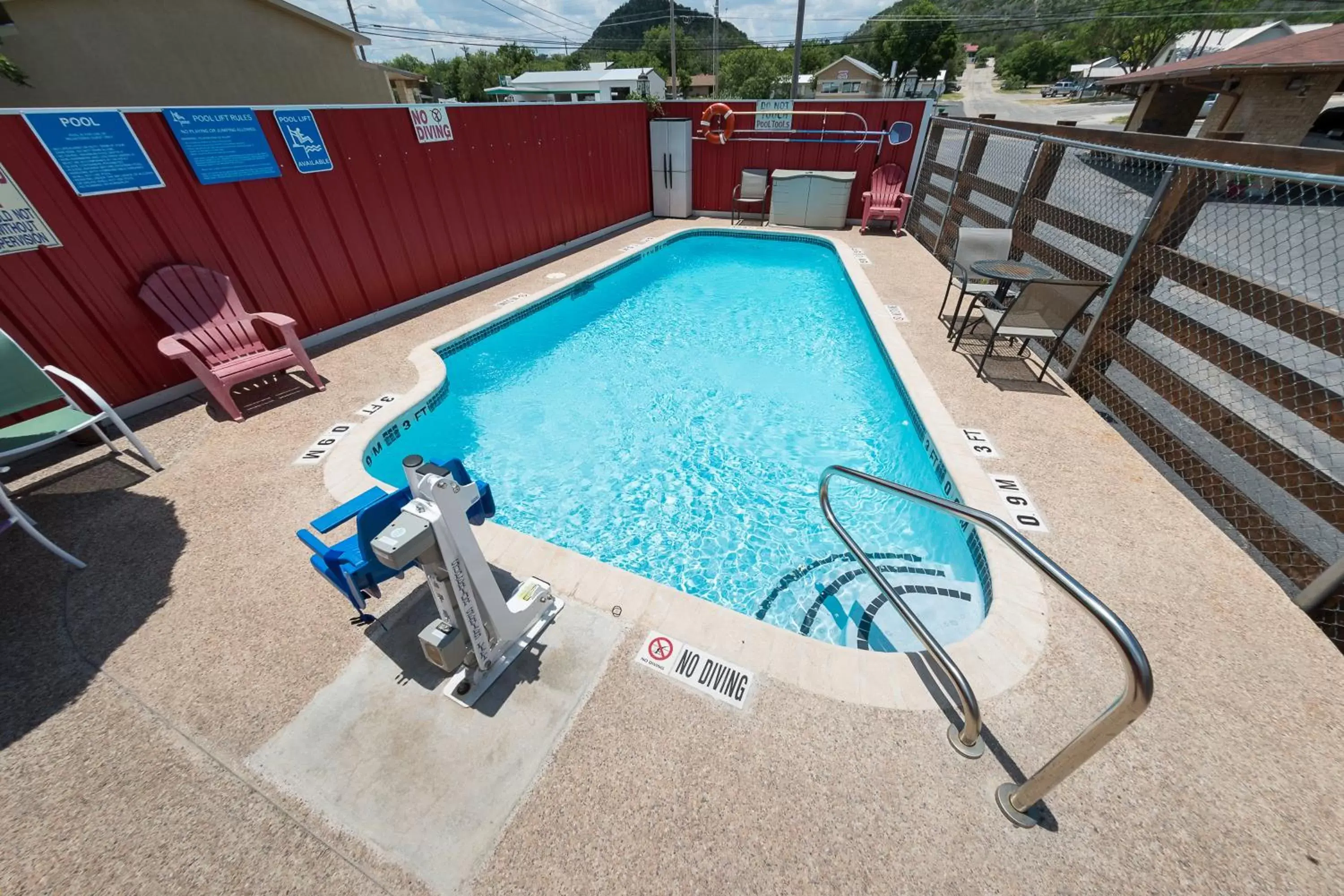 Swimming Pool in Americas Best Value Inn - Legend's Inn