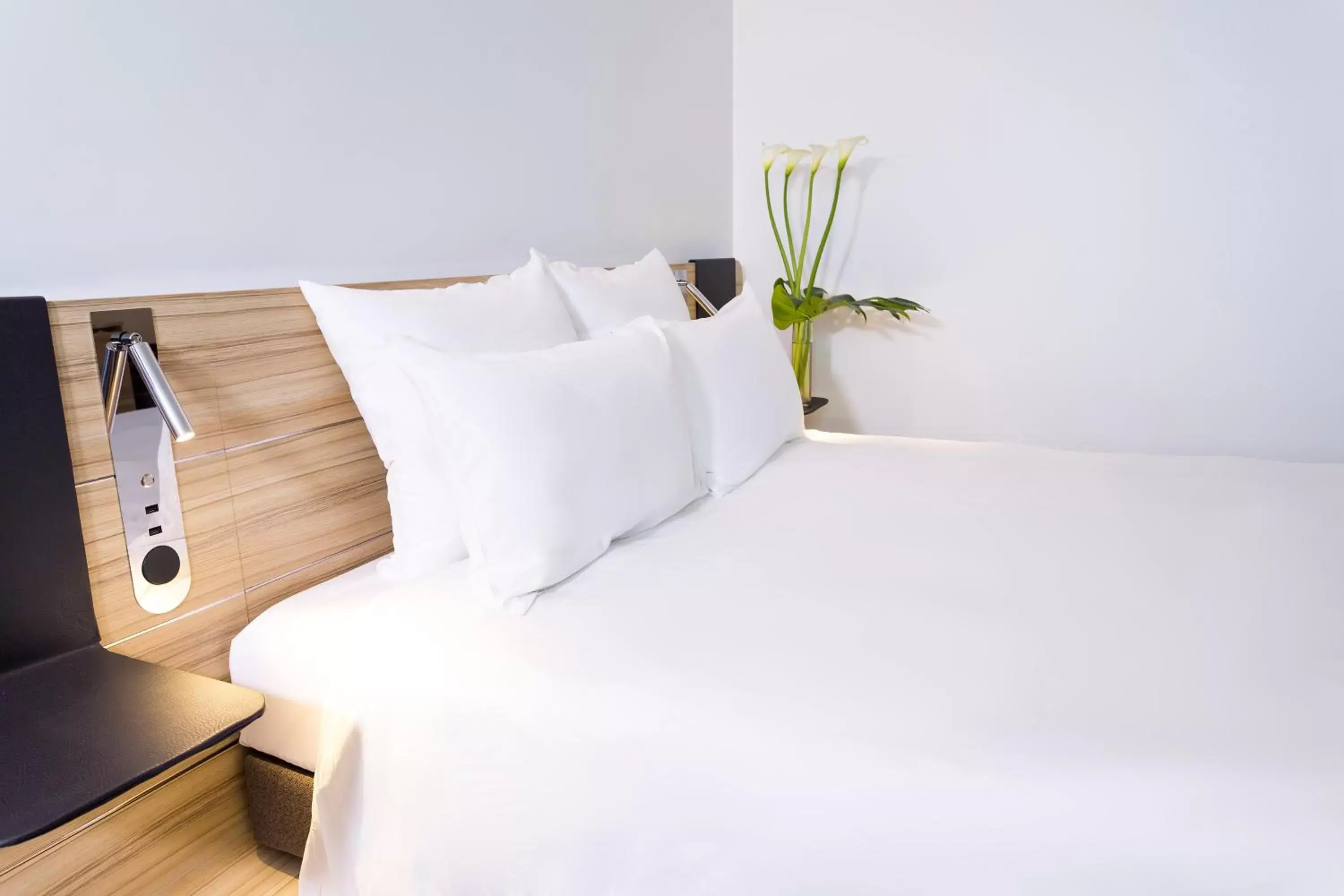 Bed in Hotel Novotel Sevilla
