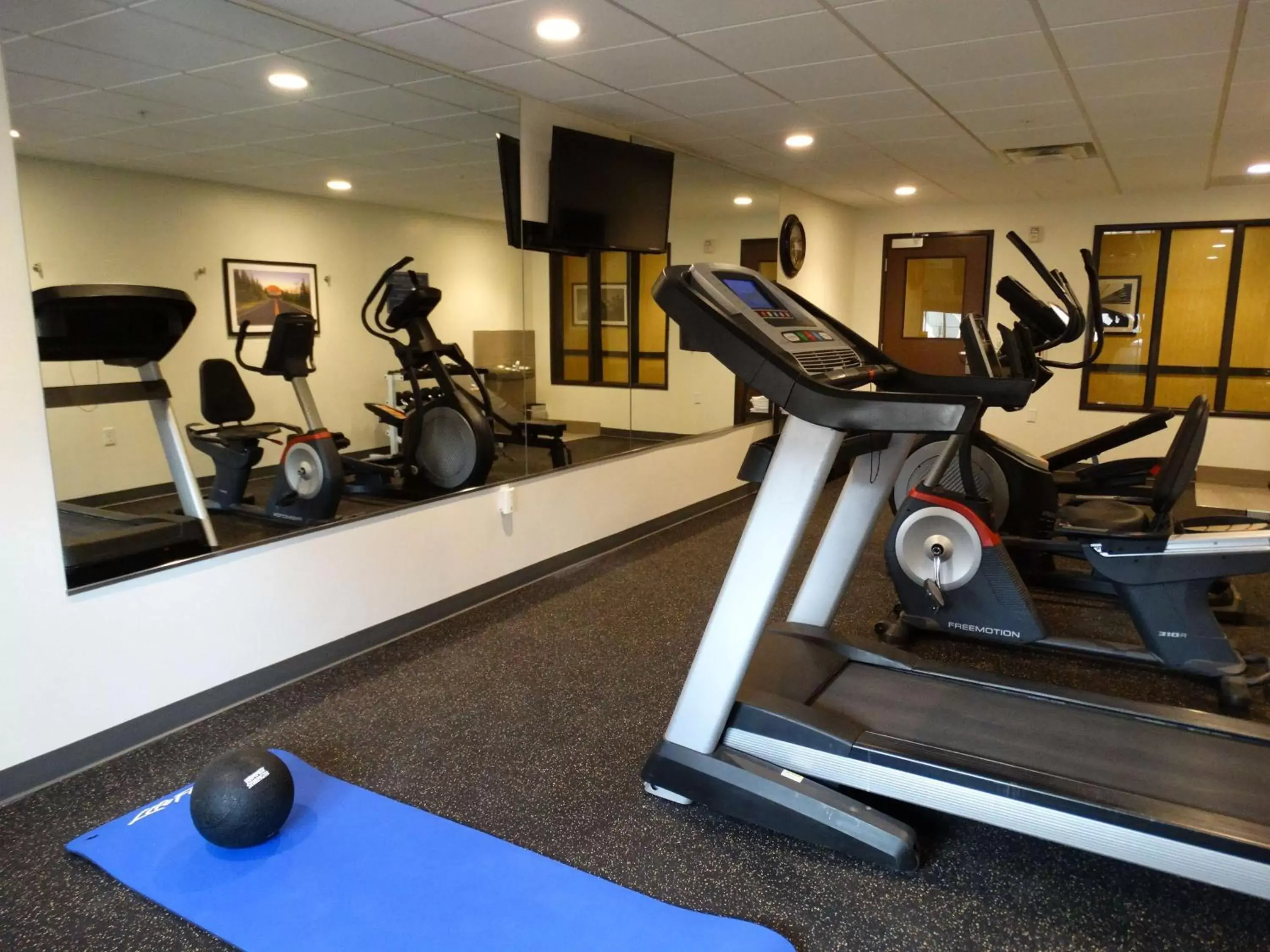 Fitness centre/facilities in Best Western Duchesne Inn Fitness centre/facilities in Best Western Duchesne Inn