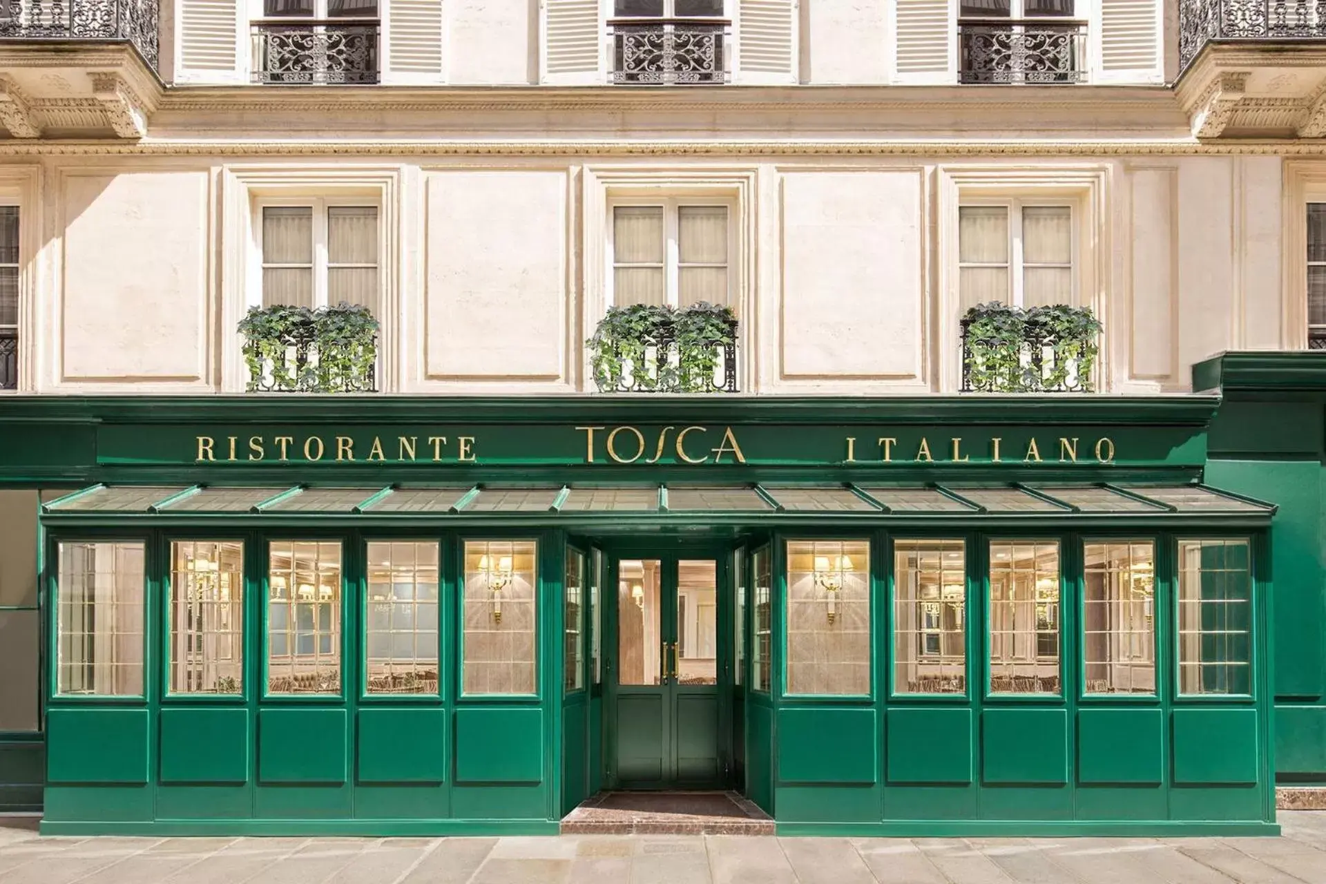 Restaurant/places to eat, Property Building in Hotel Splendide Royal Paris - Relais & Châteaux