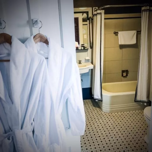 Elmwood 1820 Bed & Breakfast Inn