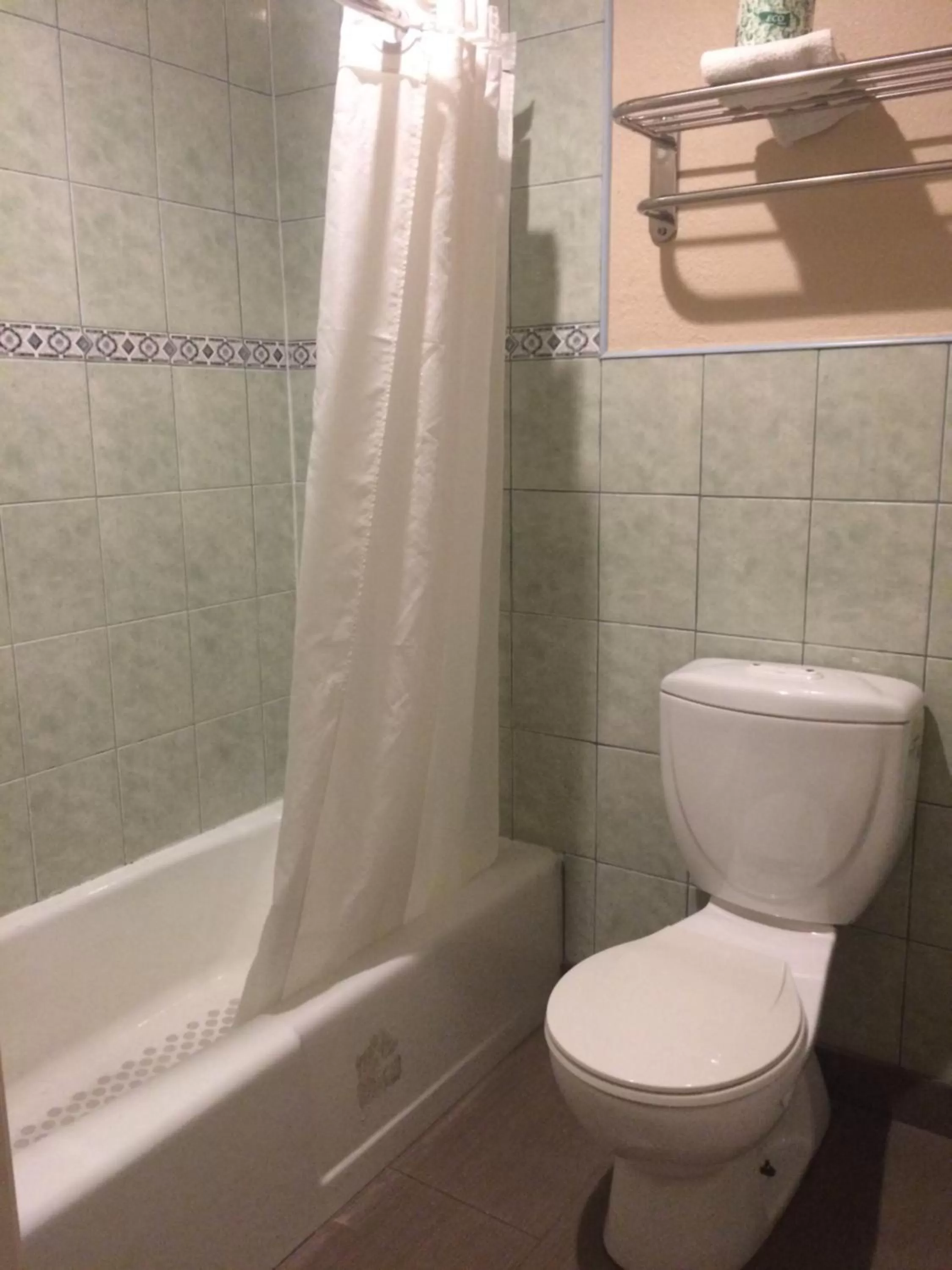 Bathroom in Royal Inn