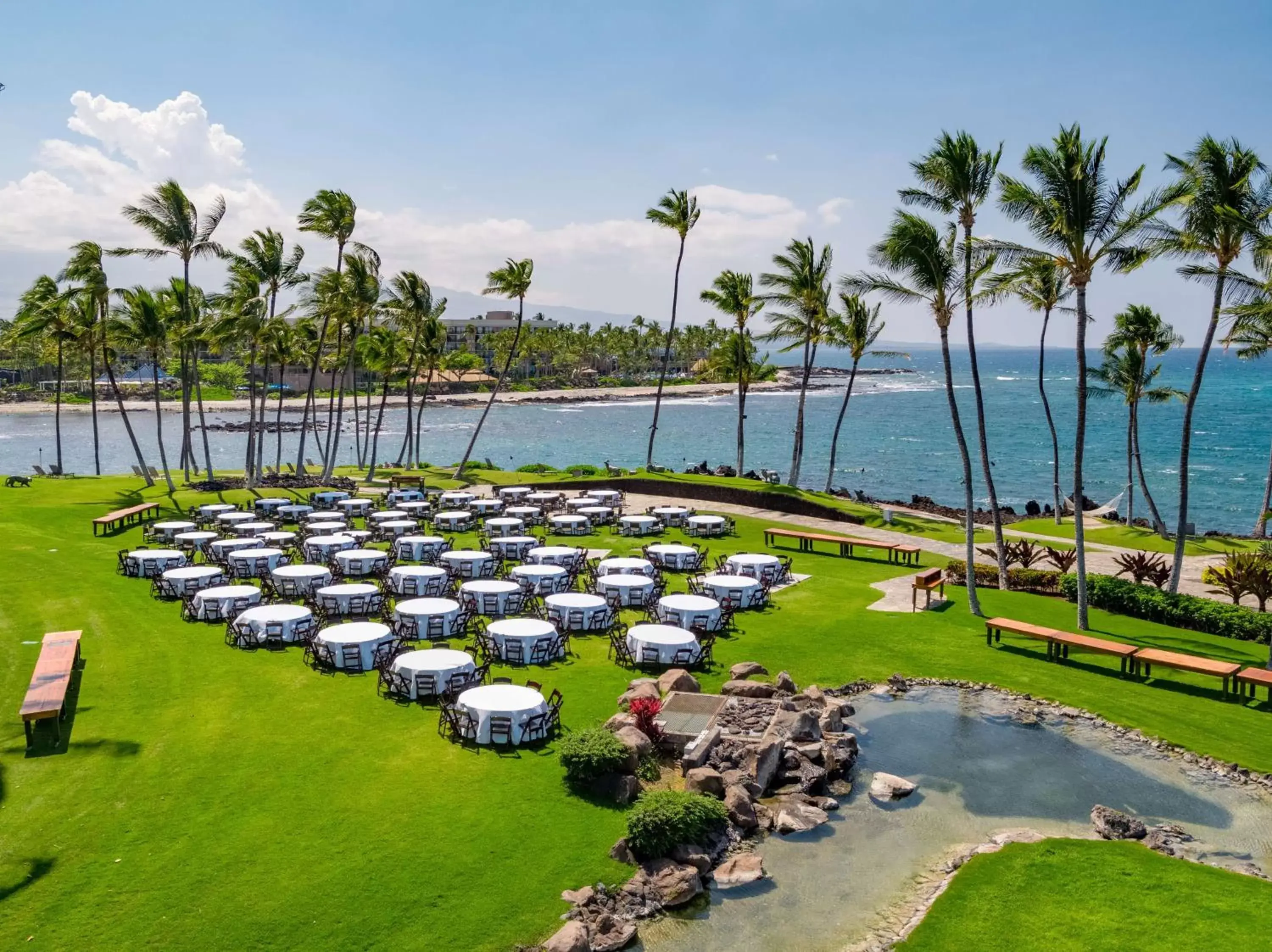 Inner courtyard view in Hilton Waikoloa Village