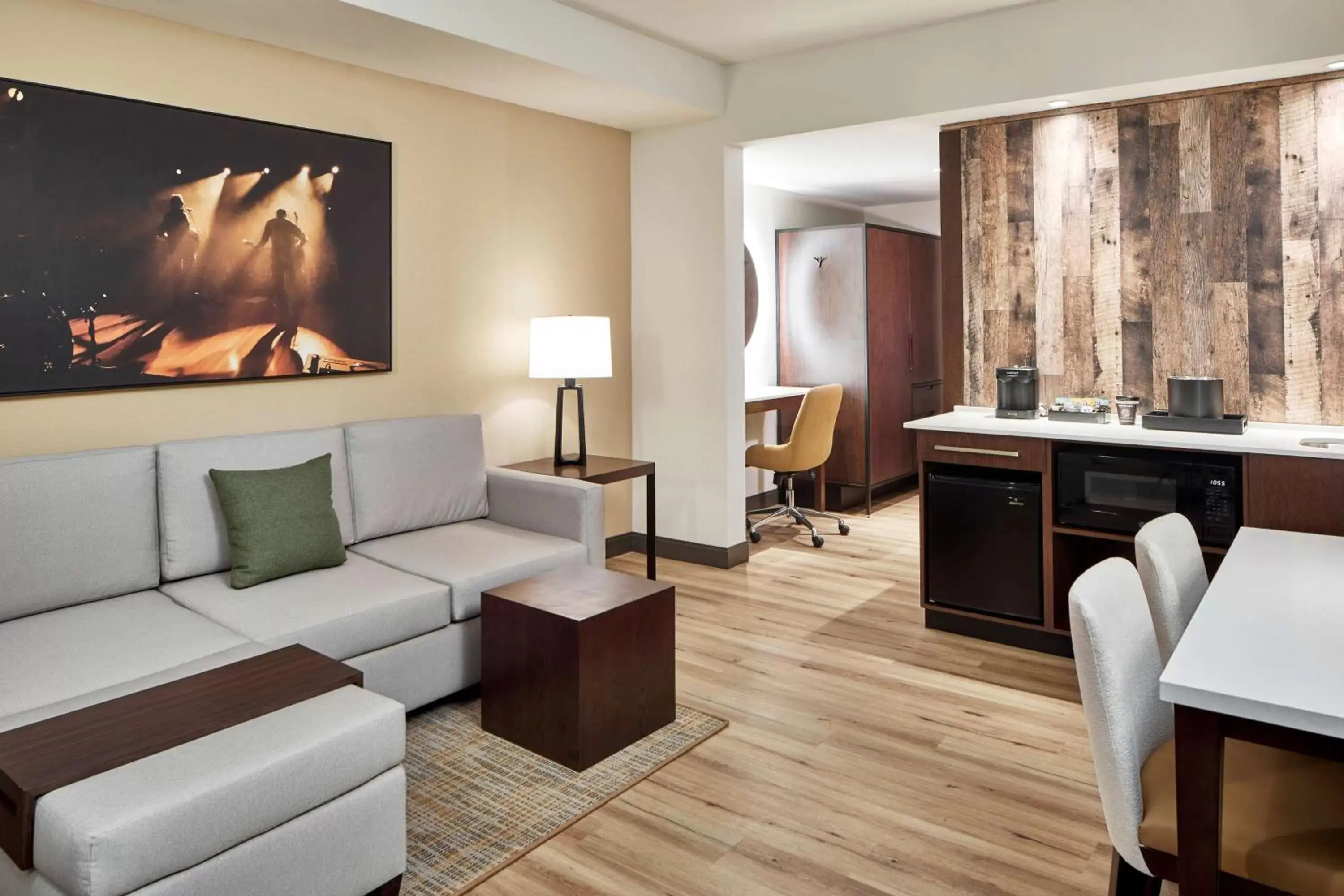 Living room, Seating Area in Embassy Suites by Hilton Nashville Downtown