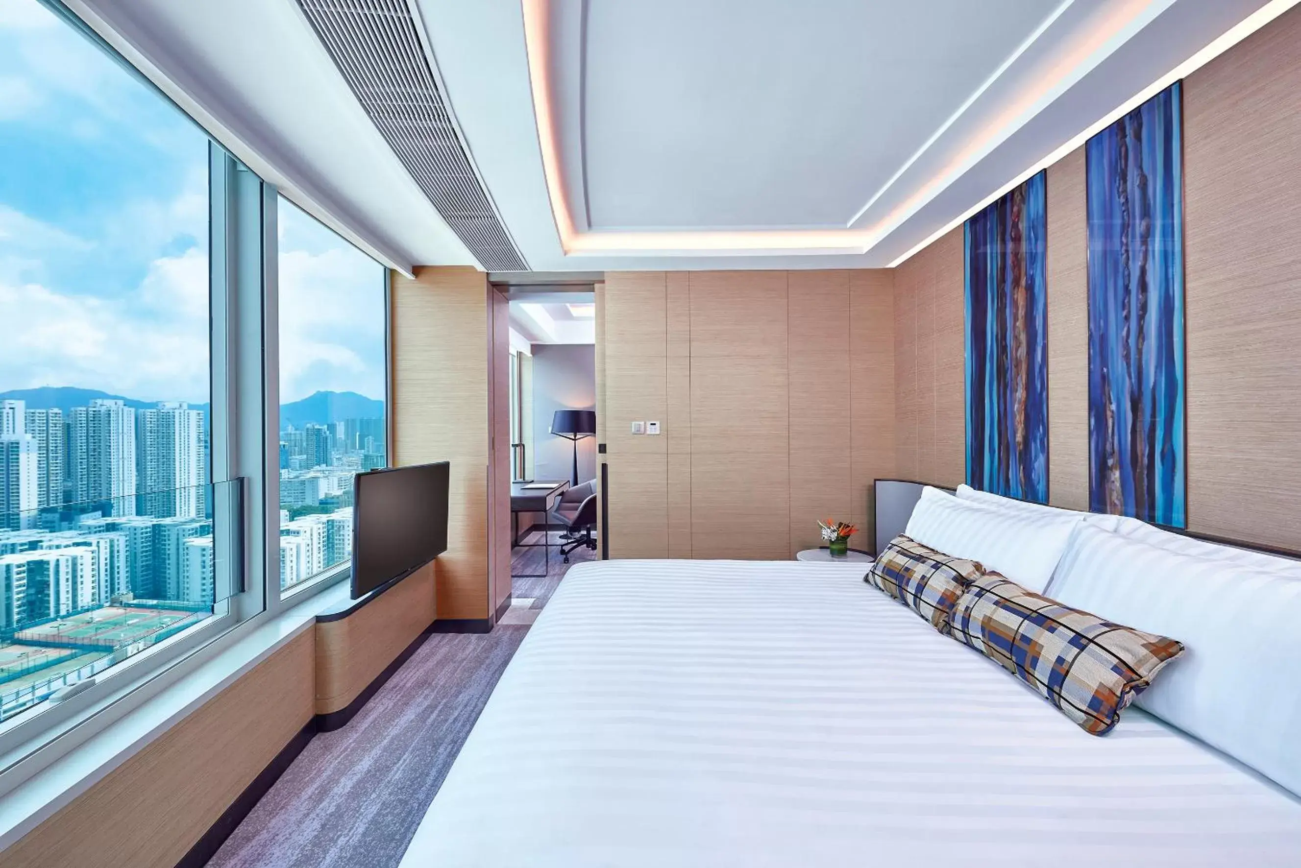 Photo of the whole room in Harbour Grand Kowloon