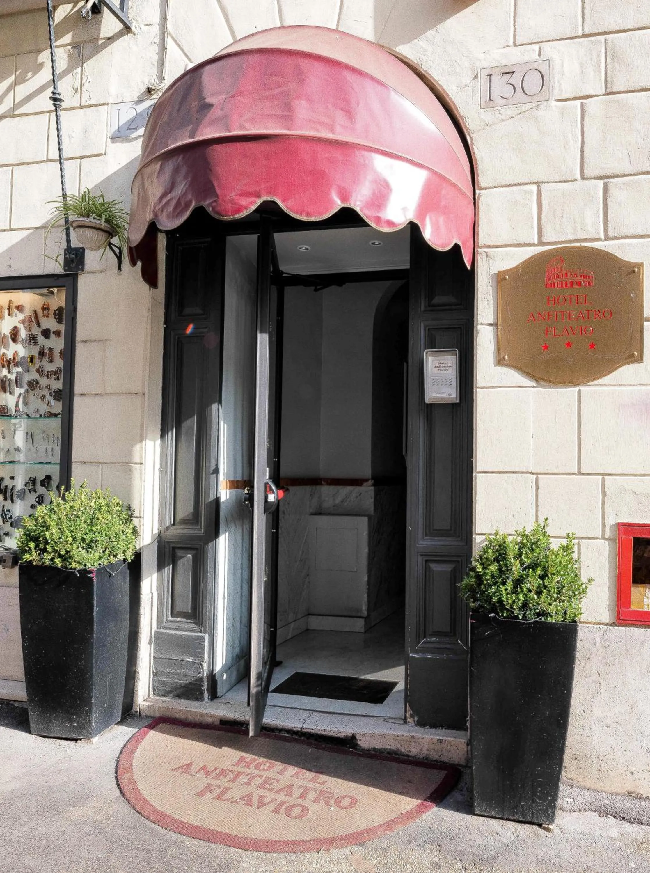 Facade/entrance in Hotel Anfiteatro Flavio