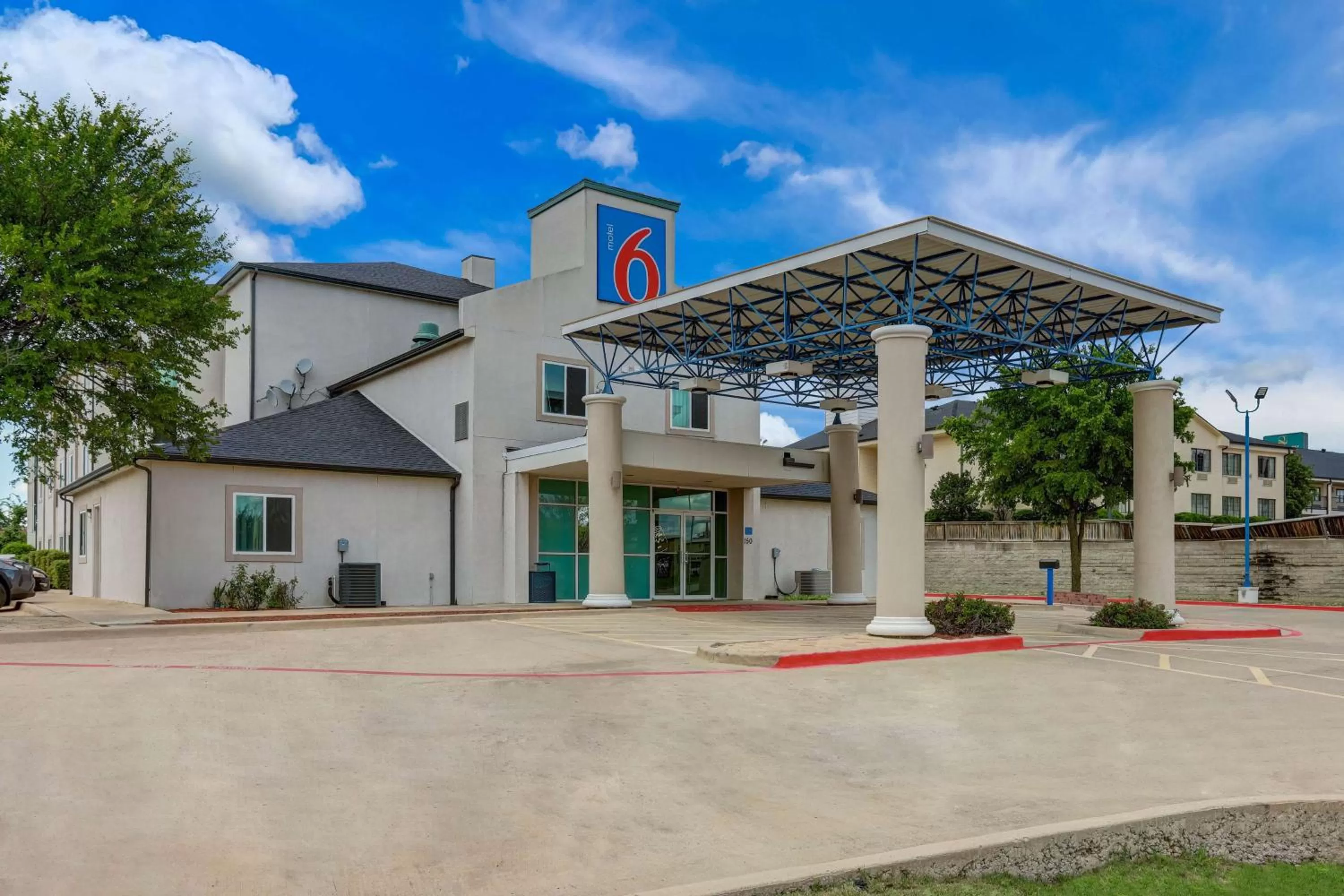 Property building in Motel 6-Weatherford, TX