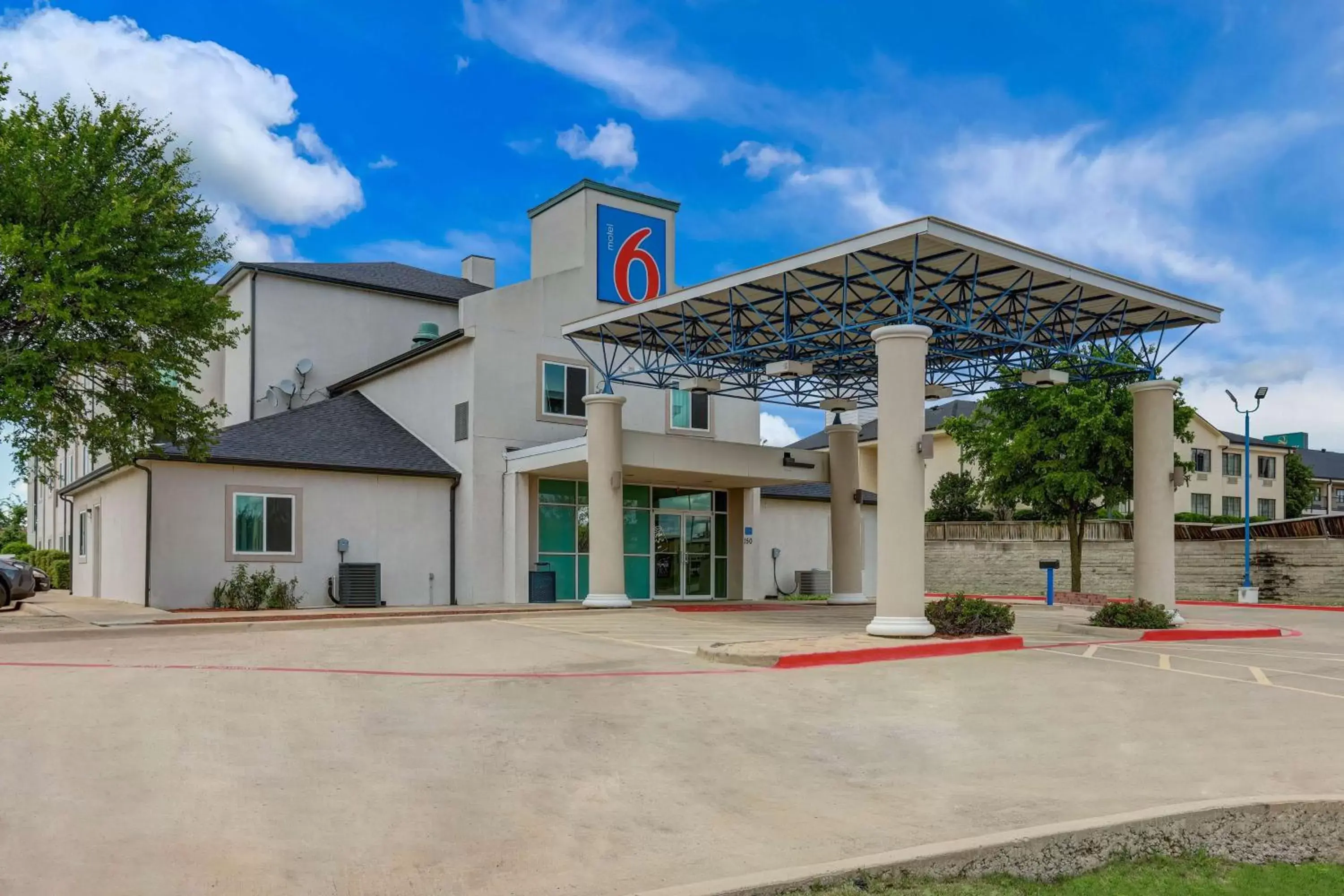 Property Building in Motel 6-Weatherford, TX