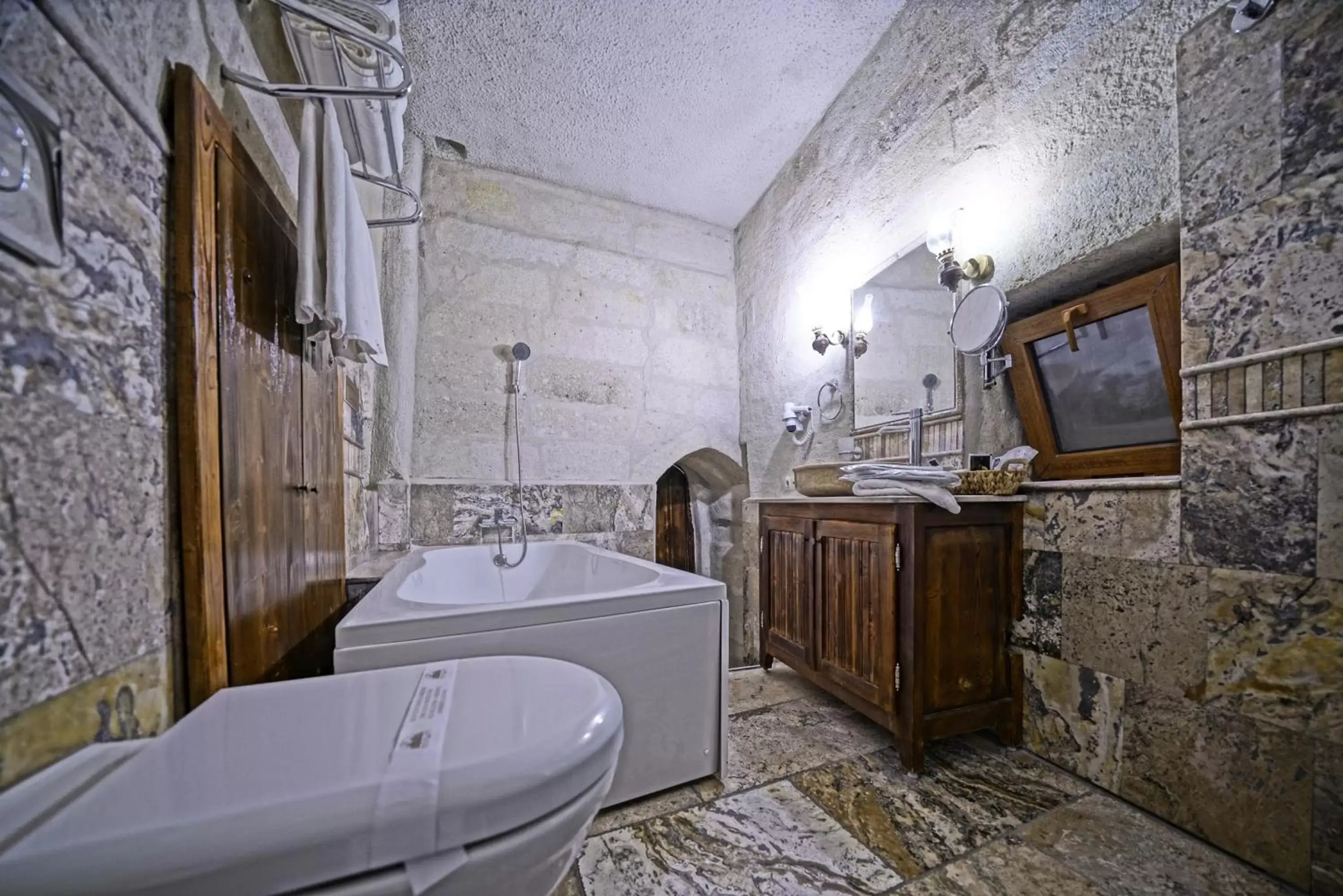 Bathroom in Maccan Cave Hotel