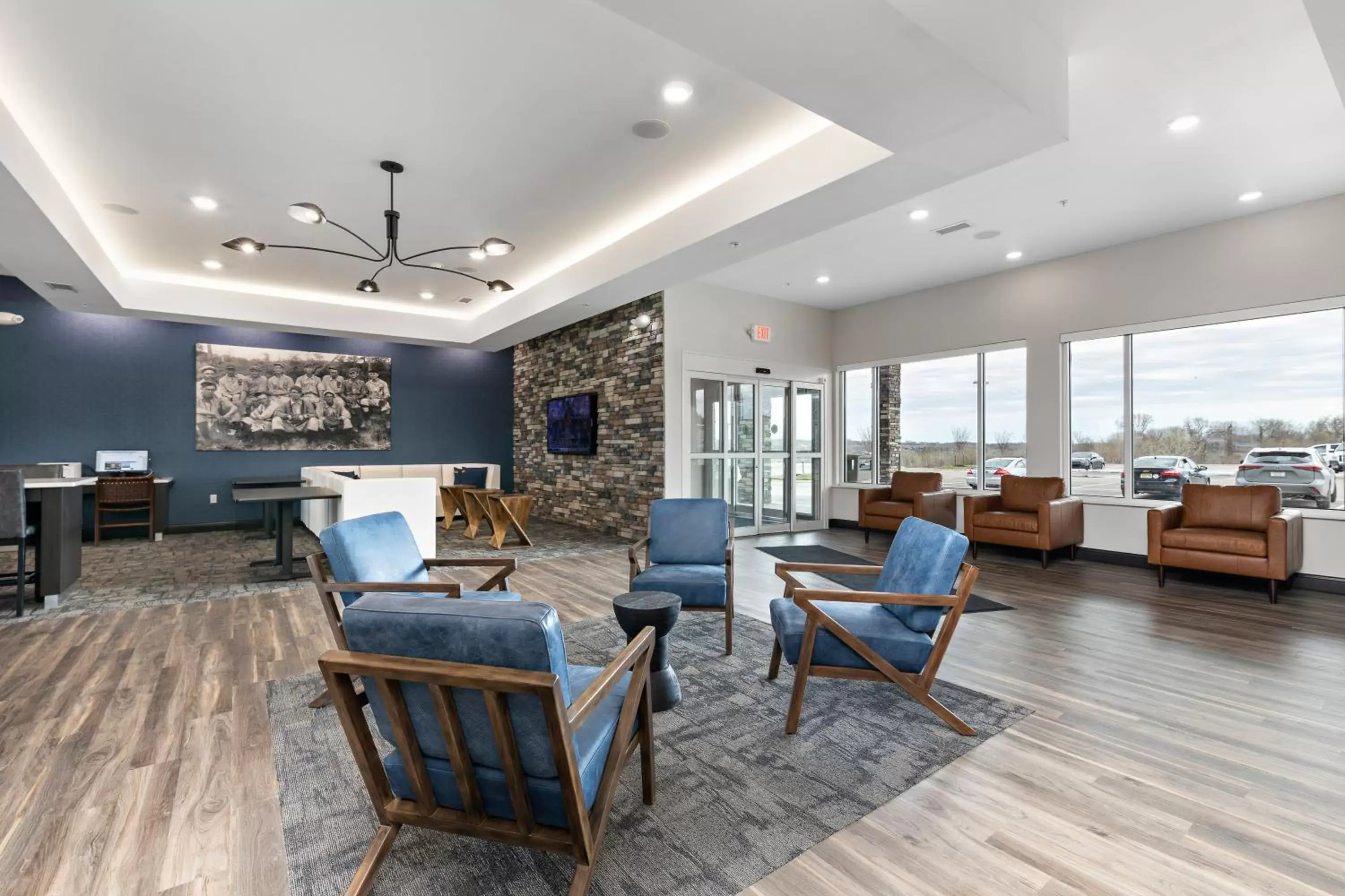 Lobby or reception in Holiday Inn Express Kansas City North Parkville, an IHG Hotel