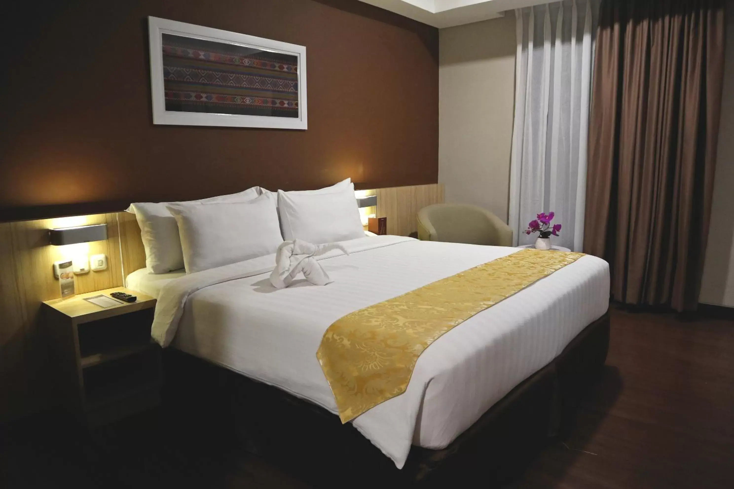 Bedroom, Bed in Anara Sky Kualanamu Hotel