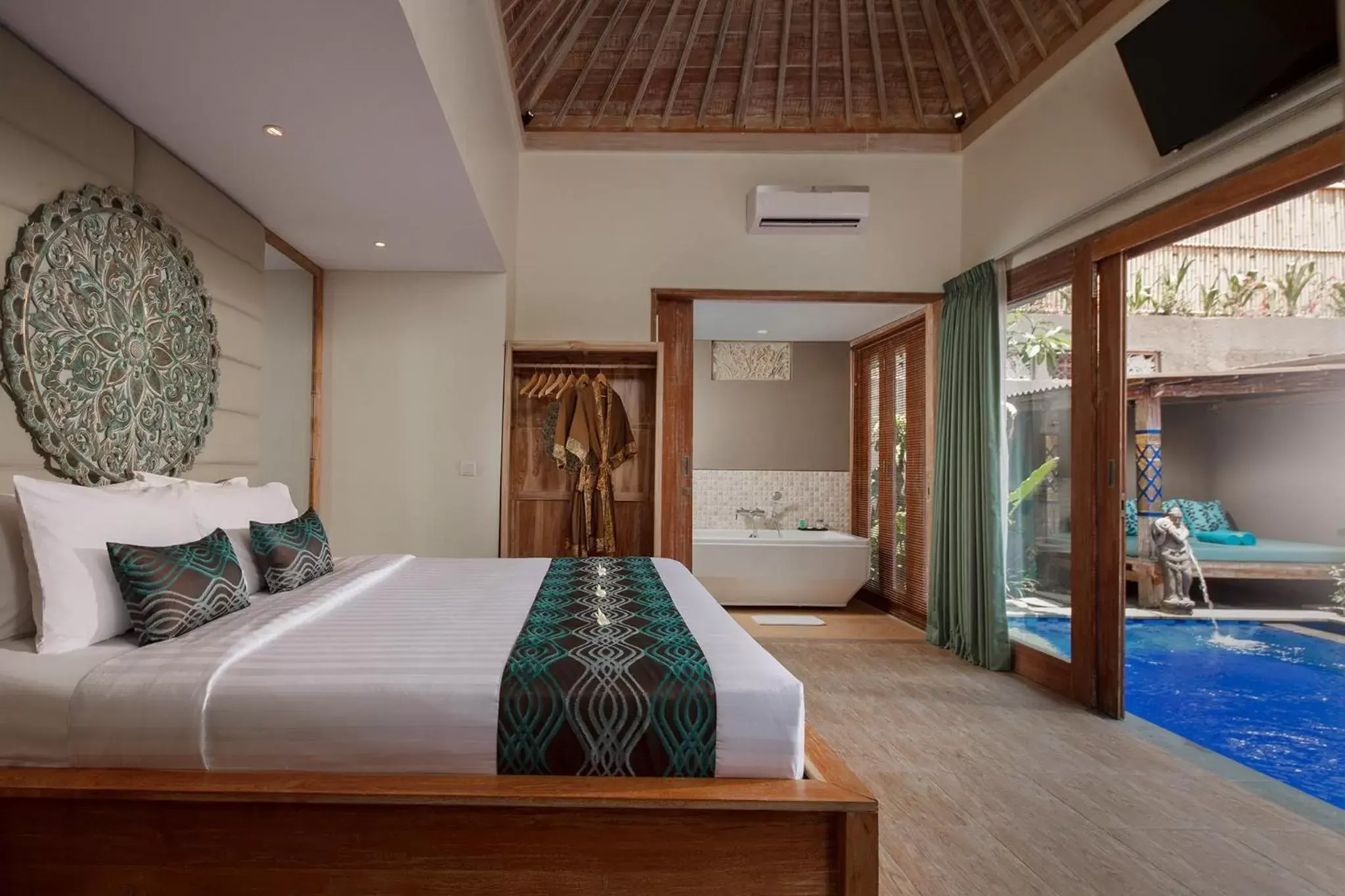 Bed in Mahagiri Resort Nusa Lembongan