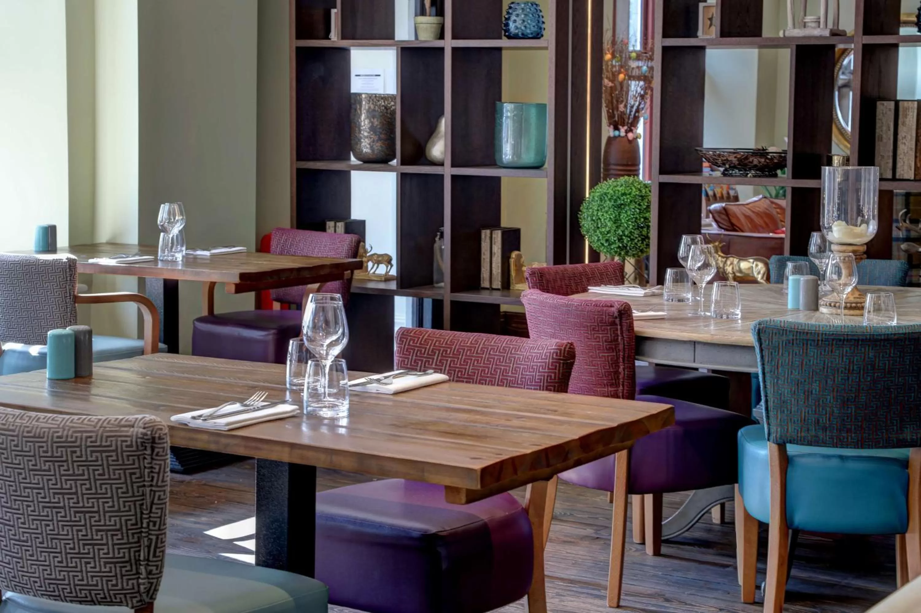 Restaurant/places to eat in Stonecross Manor Hotel