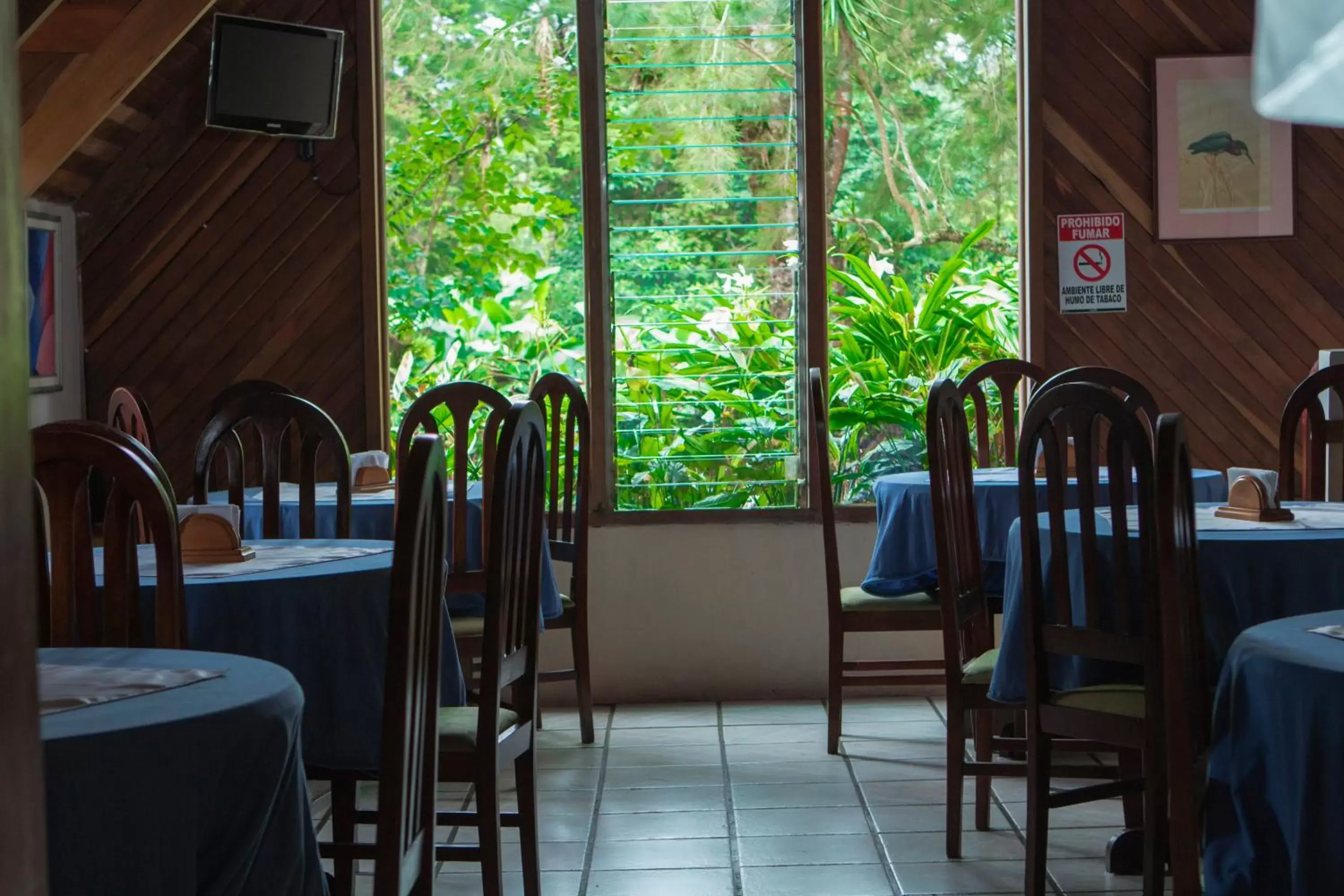 Restaurant/Places to Eat in Hotel Villa Zurqui