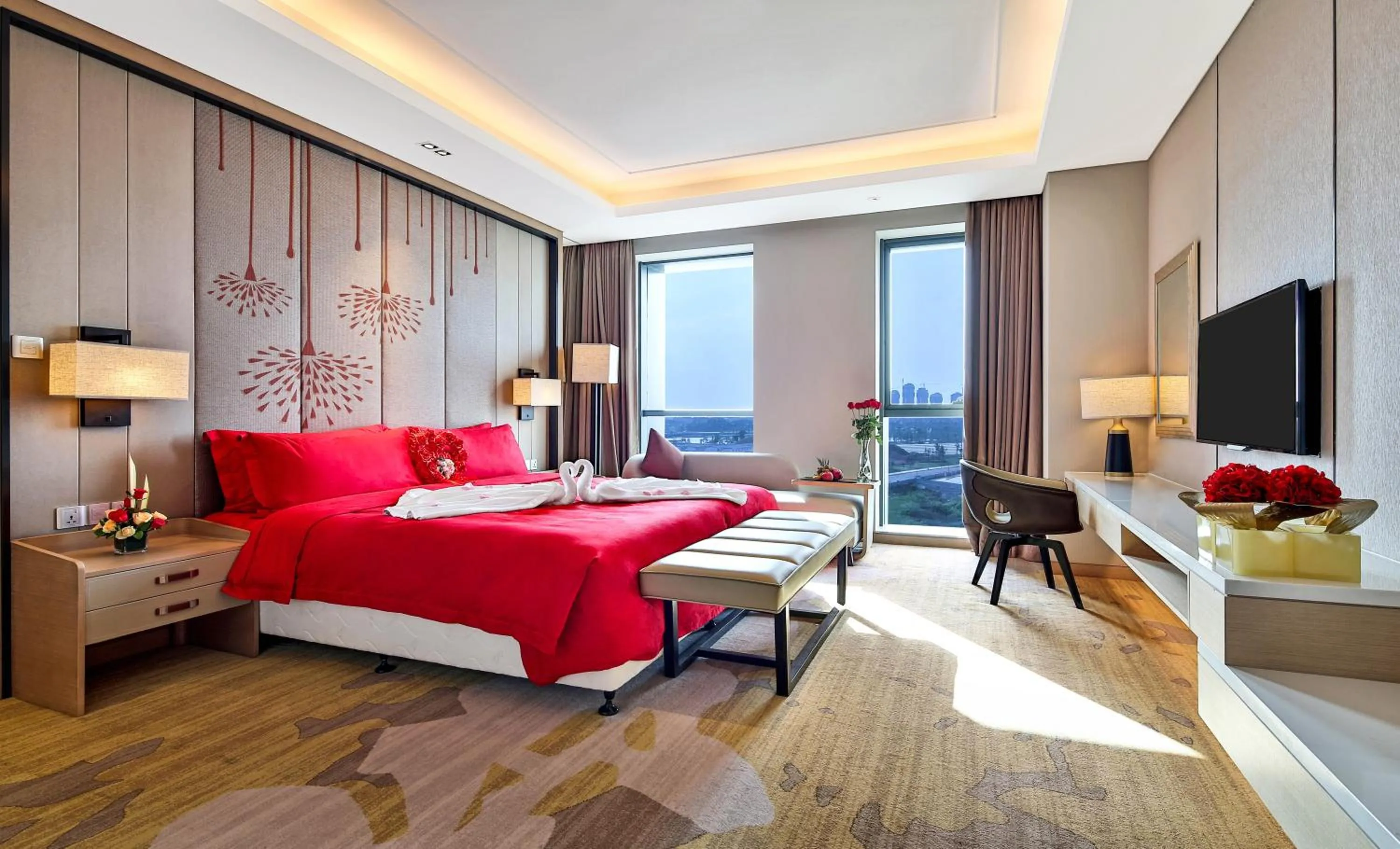 Bedroom in Holiday Inn Chengdu Qinhuang by IHG