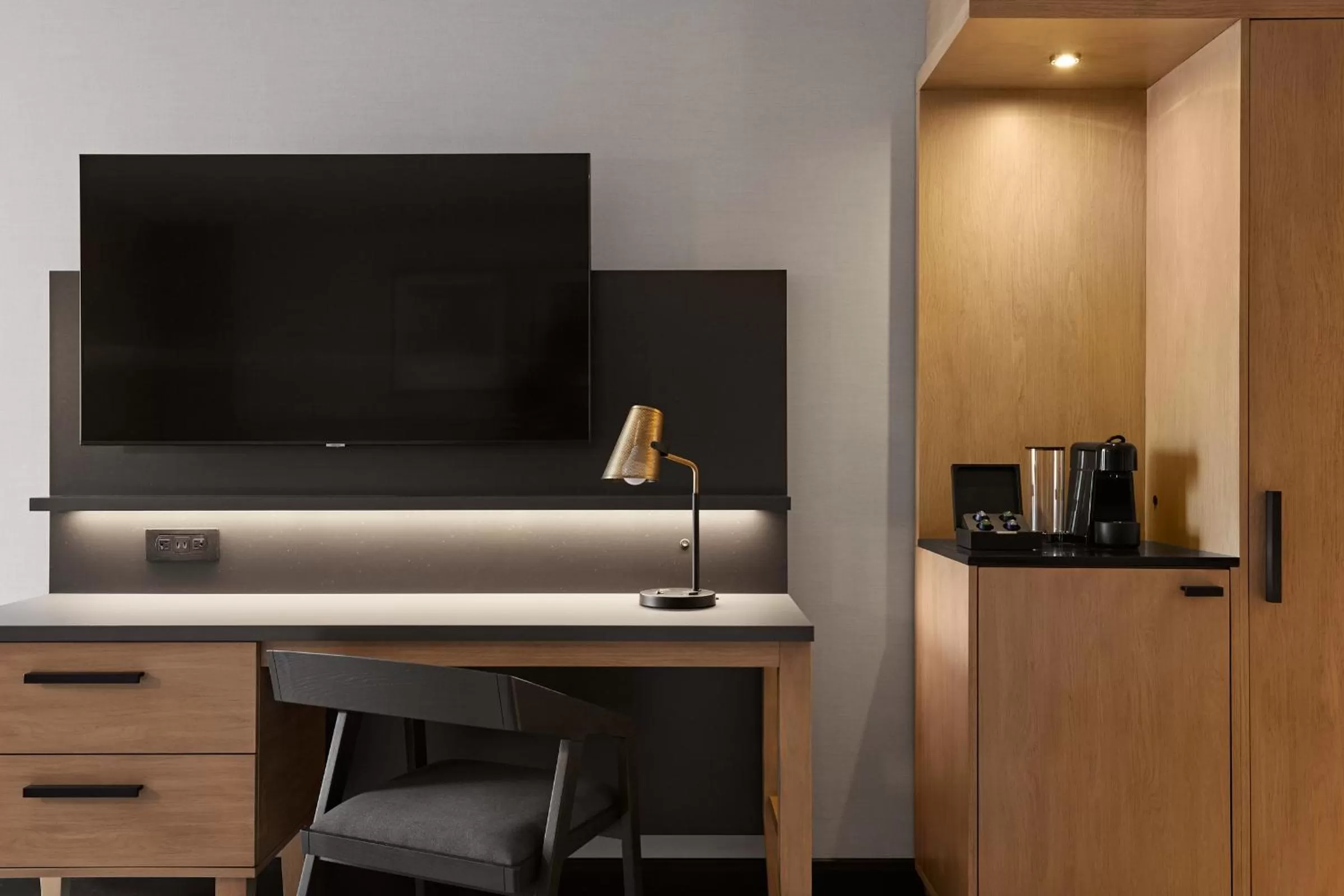 TV and multimedia in Hôtel MOCO Valleyfield