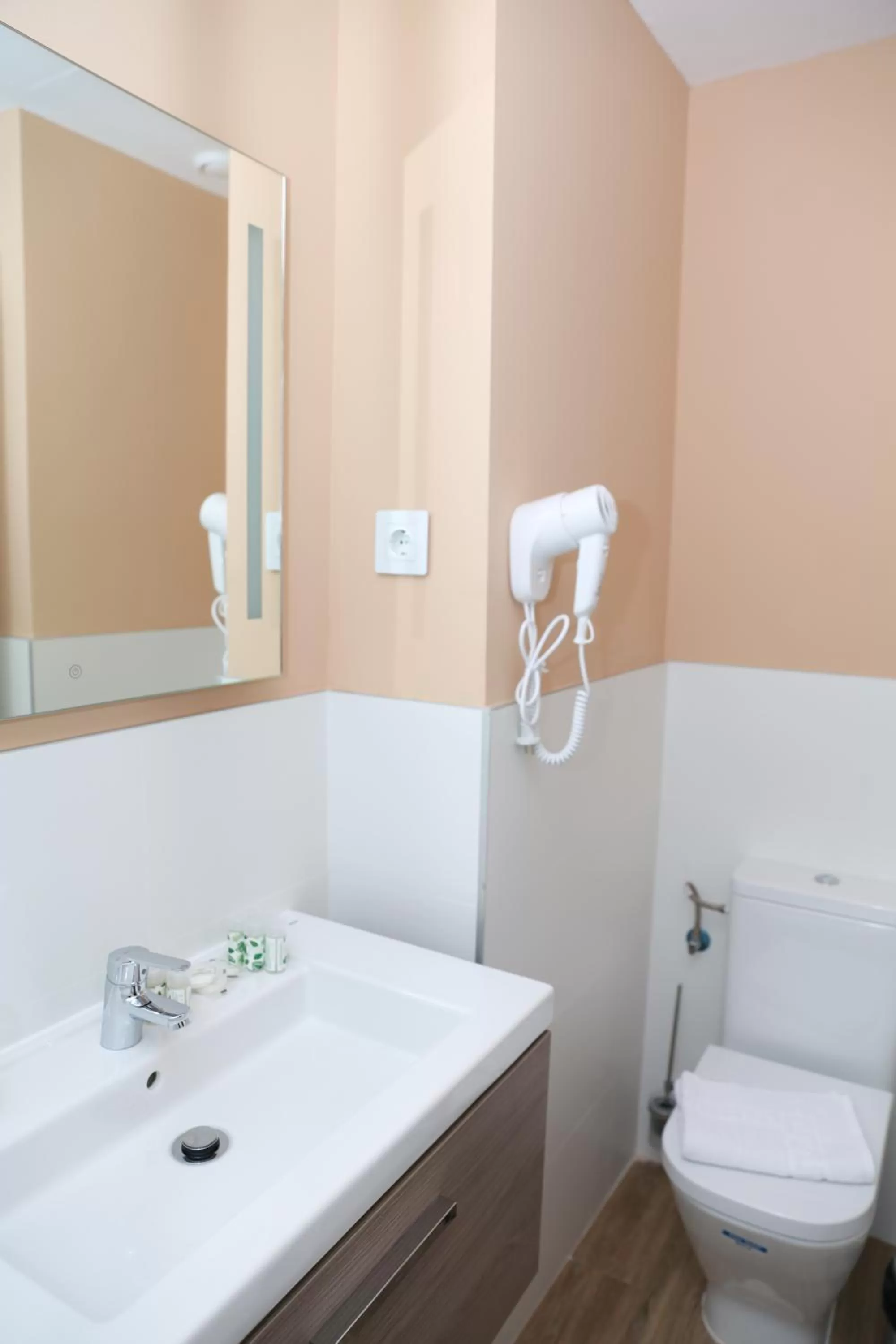 Bathroom in New Point Opera