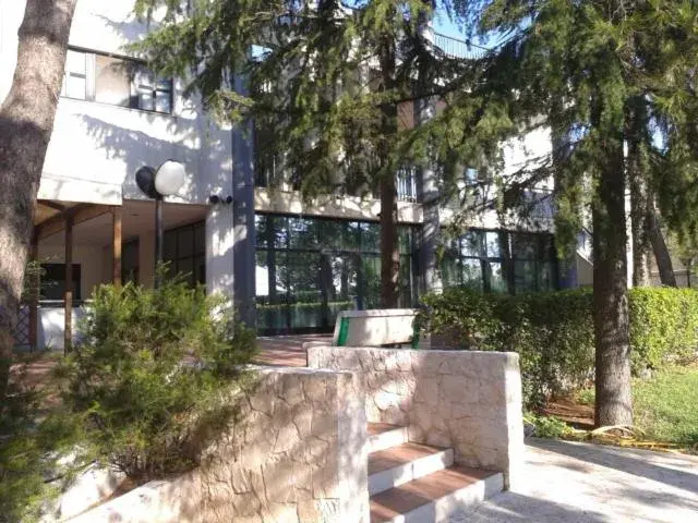 Facade/entrance in Hotel Astoria Facade/entrance in Hotel Astoria