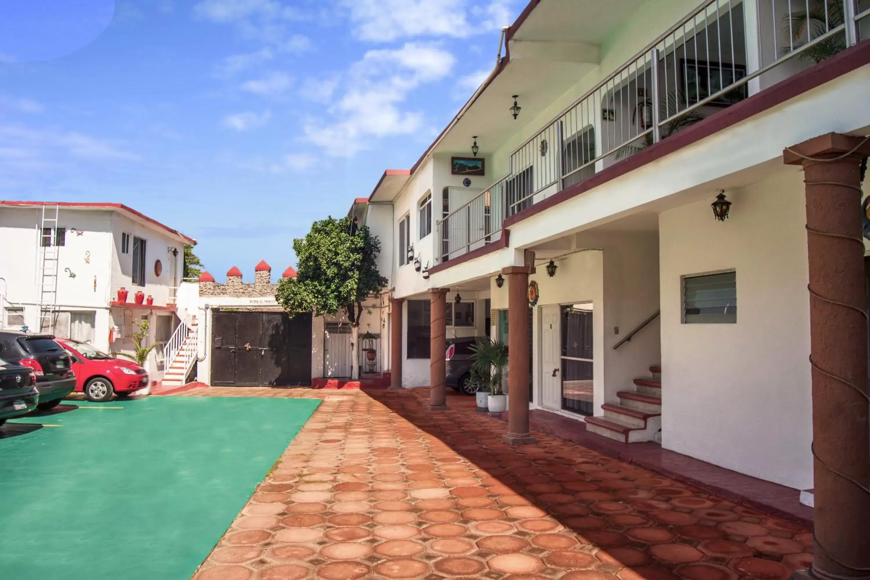 Patio, Property Building in Hotel Quinta Paraiso