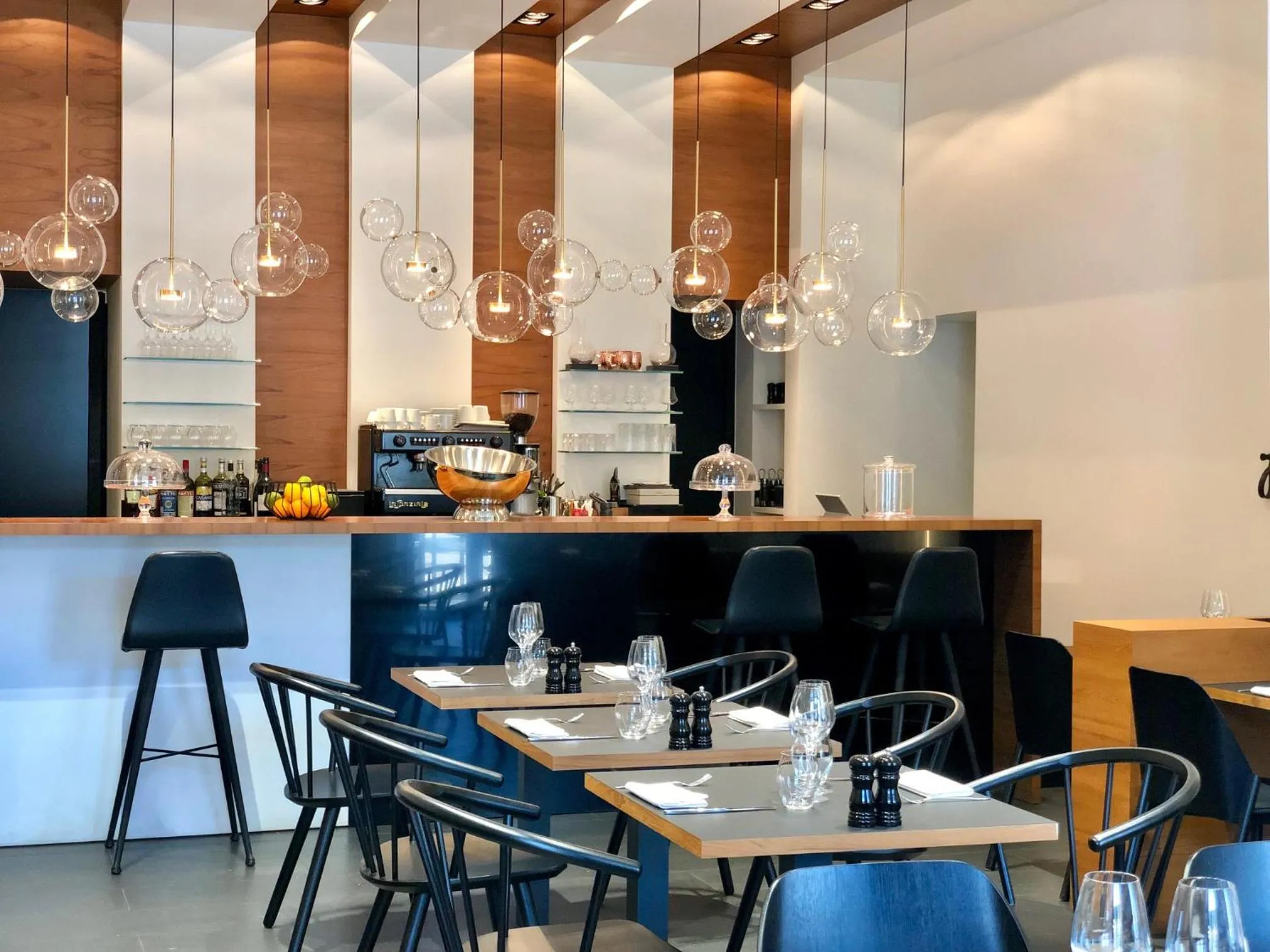 Restaurant/places to eat in Hotel Centre Nautique