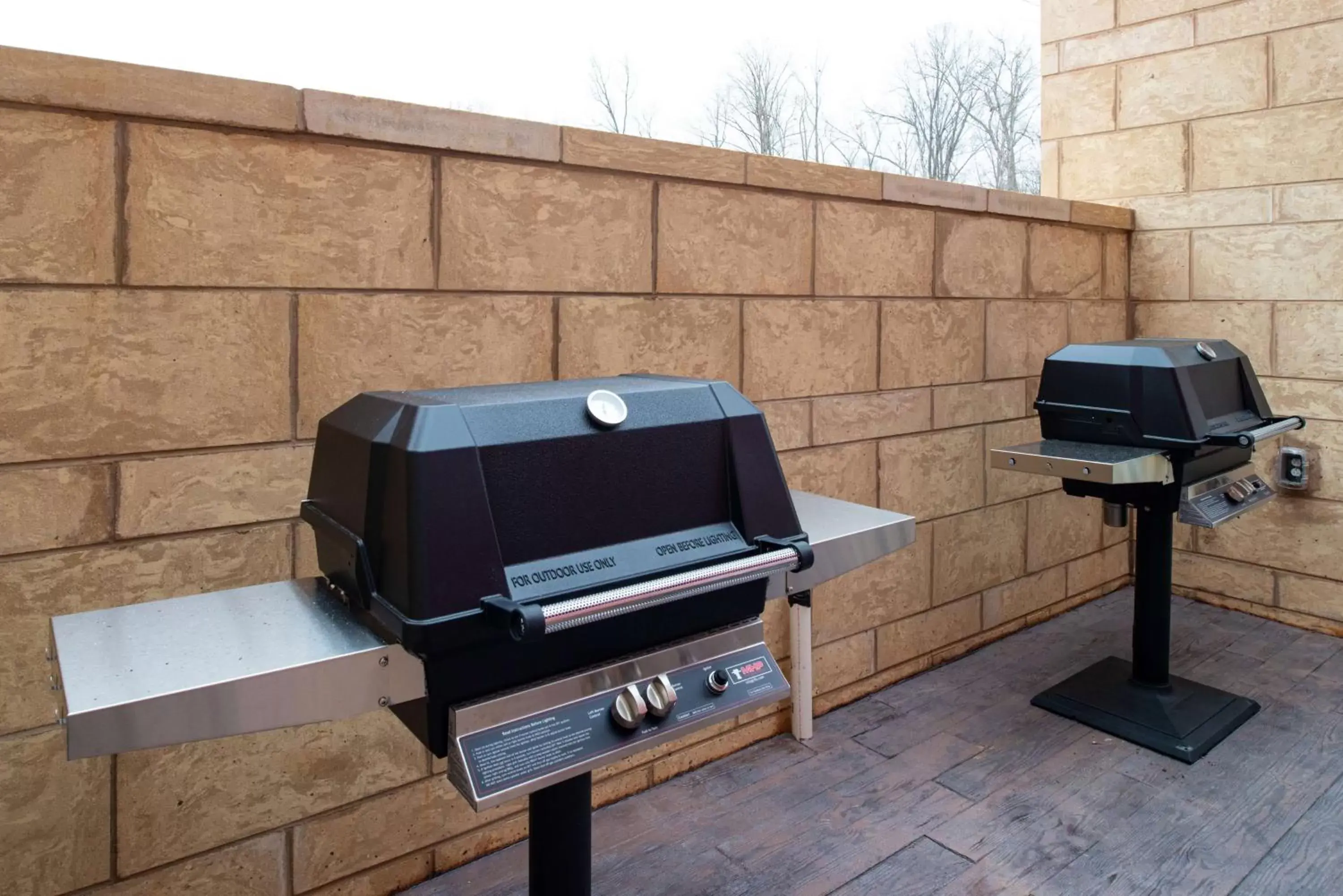 Patio, BBQ Facilities in Home2 Suites By Hilton Charlotte Mooresville, Nc