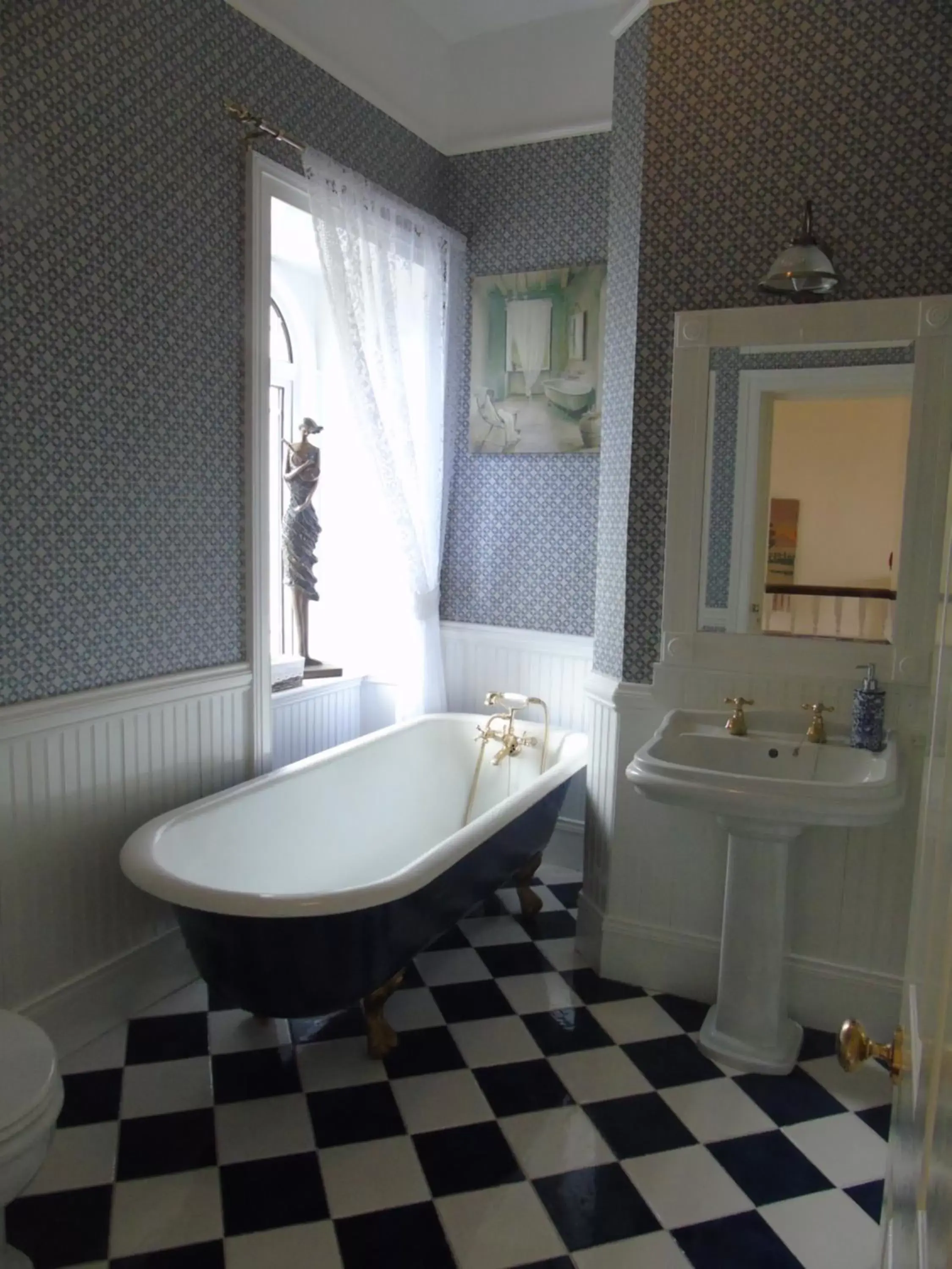 Bathroom in Hartley House B&B