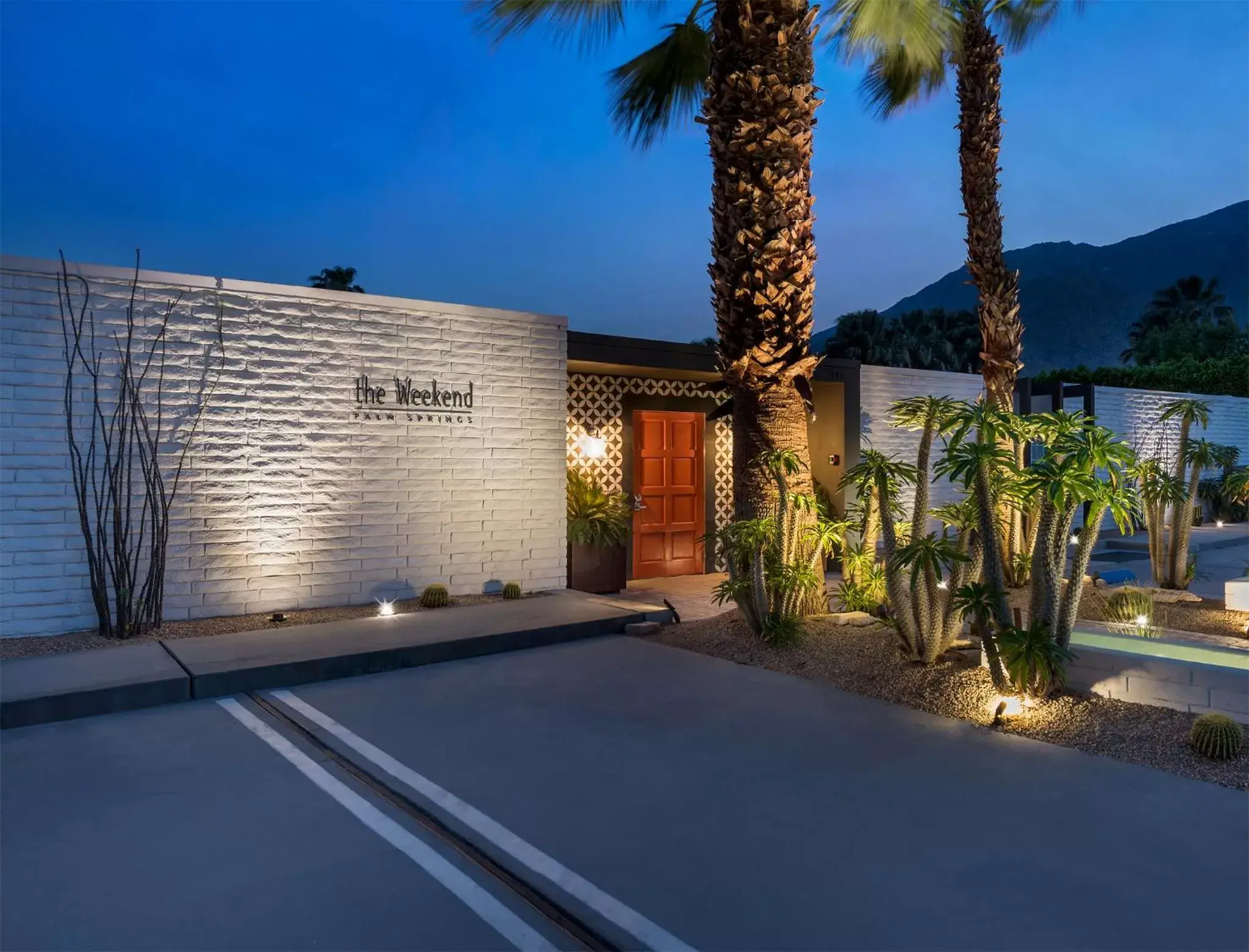 Facade/entrance, Property Building in the Weekend Palm Springs