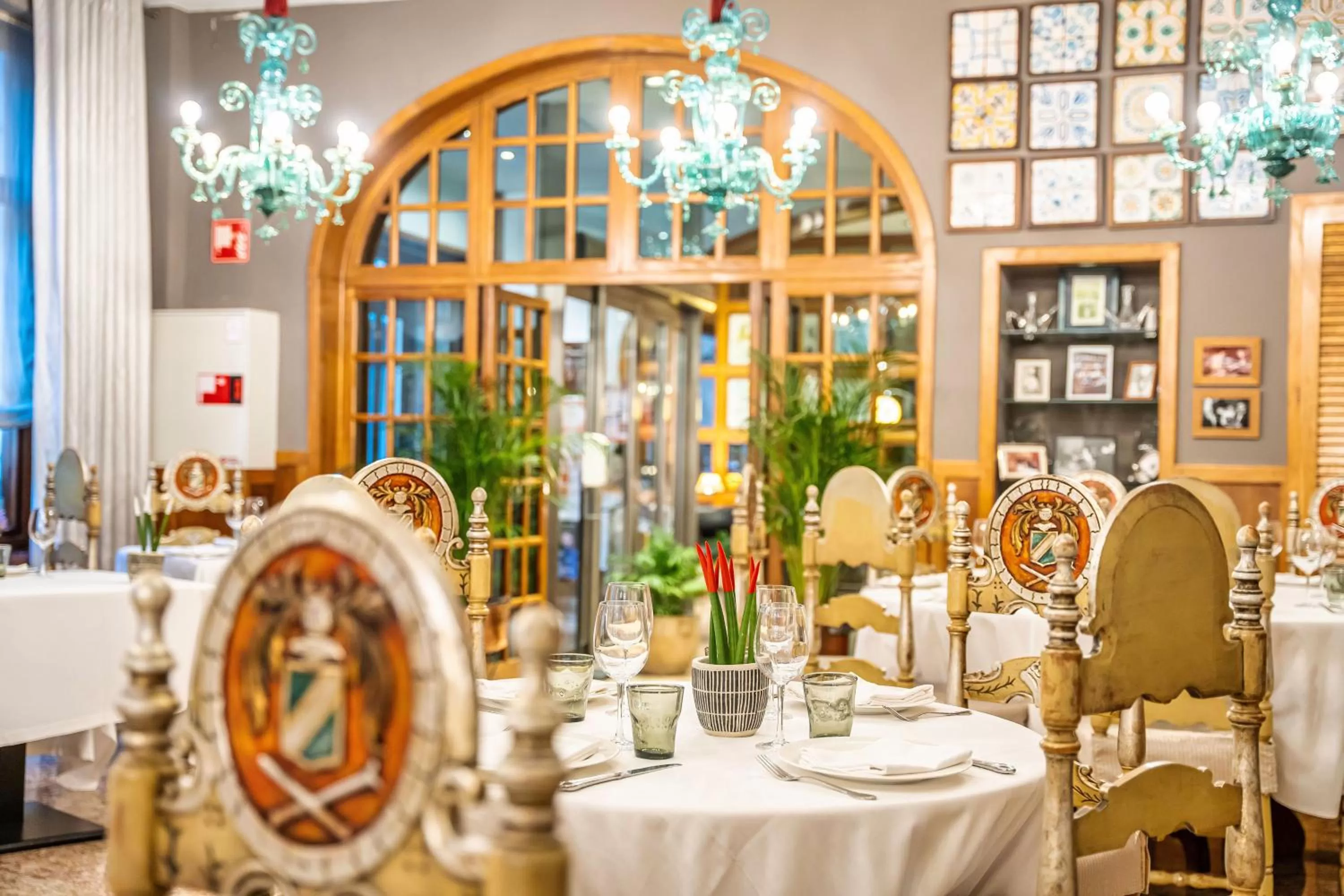 Restaurant/places to eat in Hotel Duran