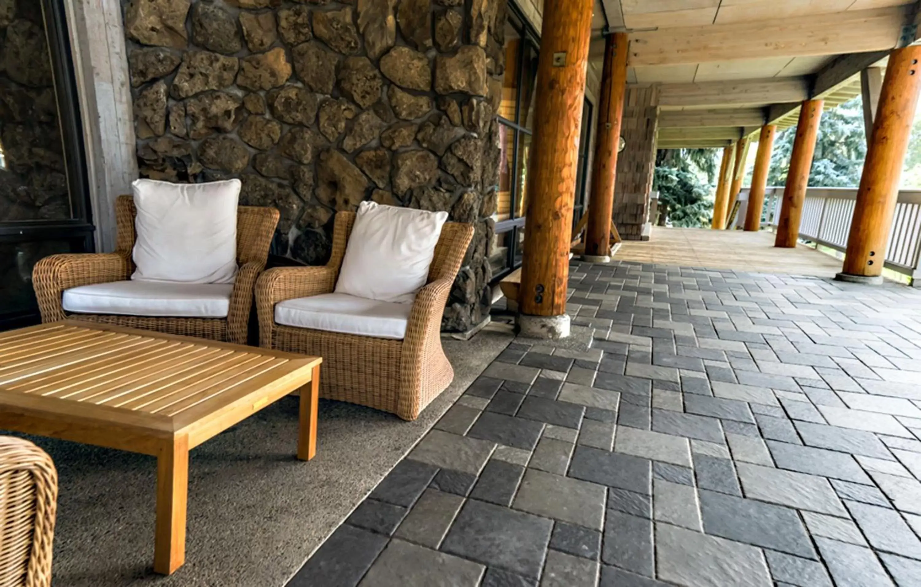 Property building, Seating Area in Sun Mountain Lodge