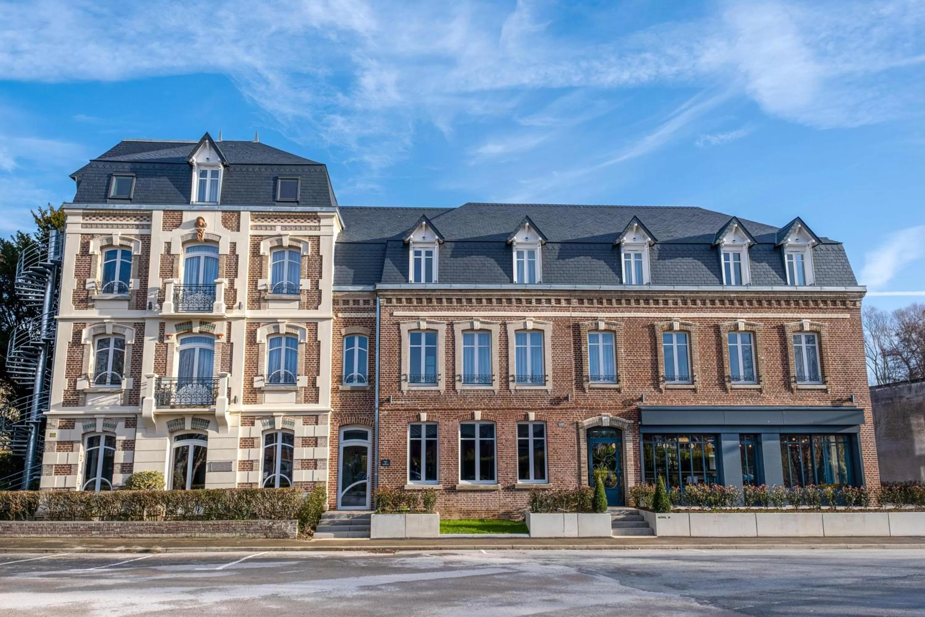 Facade/entrance in Mayrena Hotel Restaurant