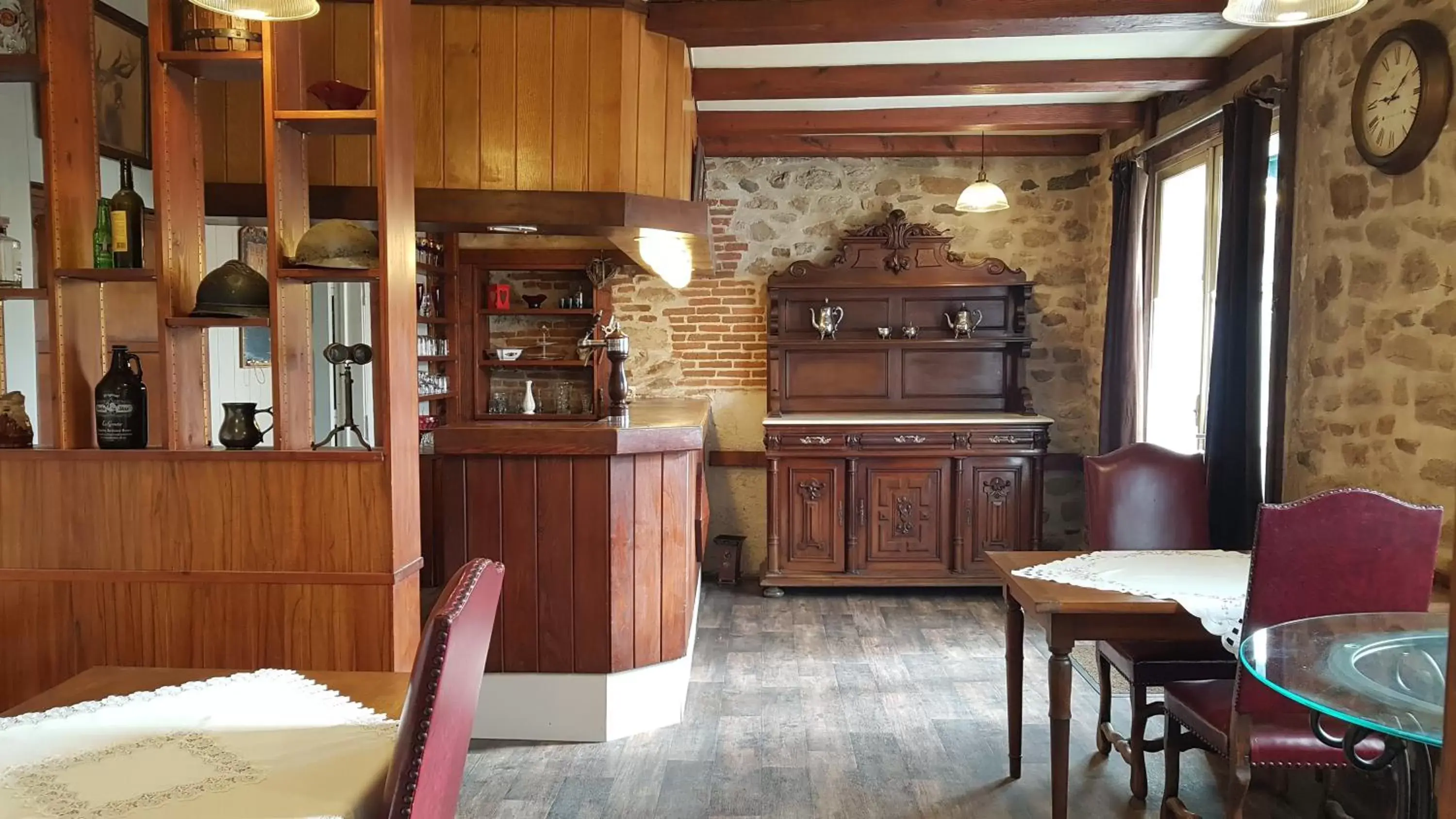 Dining area, Restaurant/Places to Eat in L'ancienne Gendarmerie