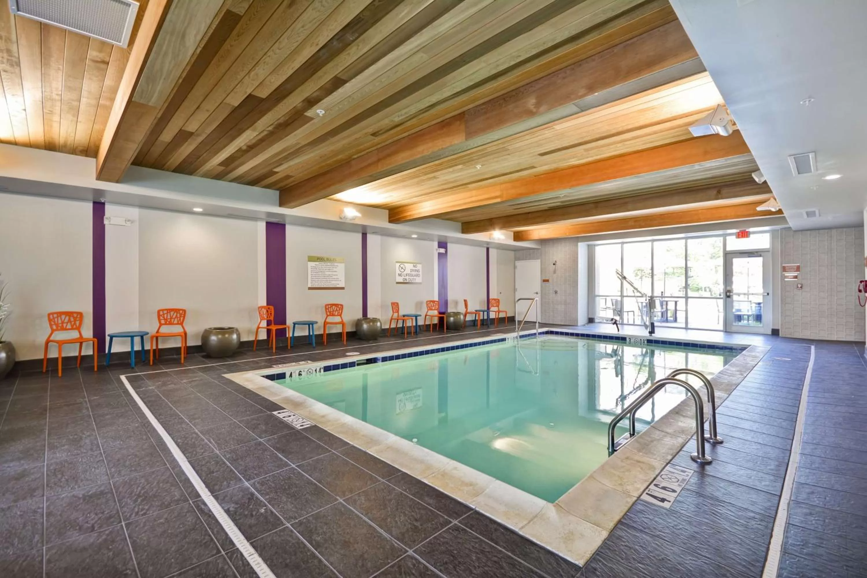 Swimming pool in Home2 Suites By Hilton Blue Ash Cincinnati