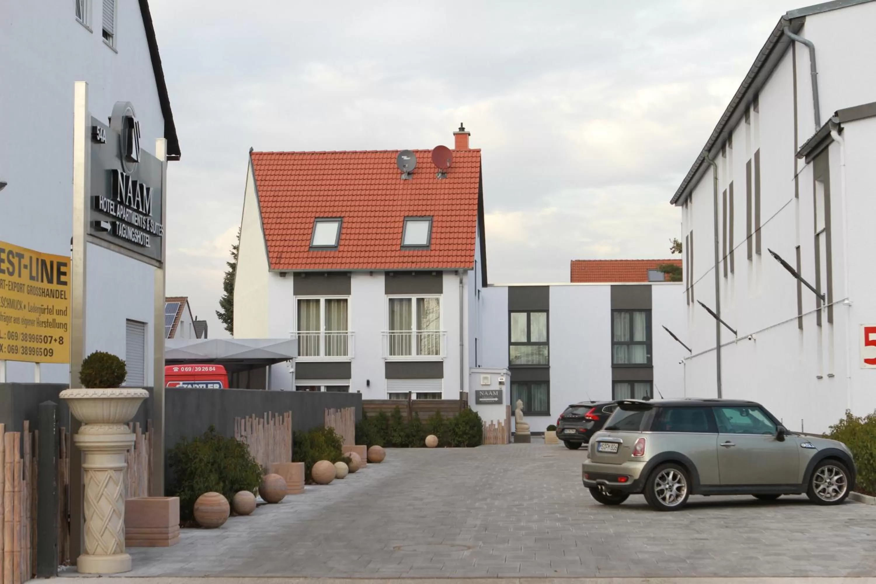 Facade/entrance in Naam Hotel & Apartments Frankfurt City-Messe Airport