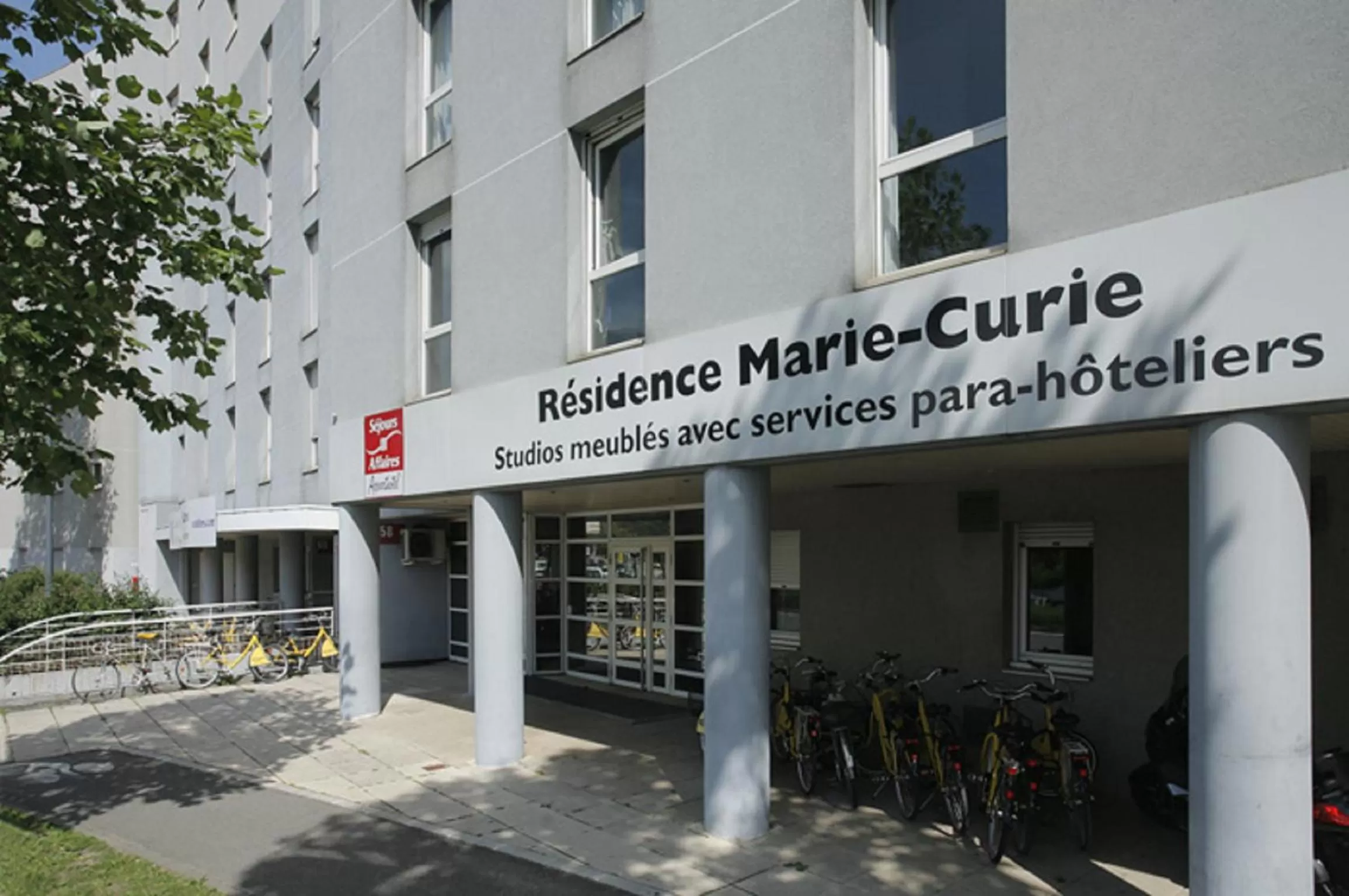 Facade/entrance in Séjours & Affaires Grenoble Marie Curie