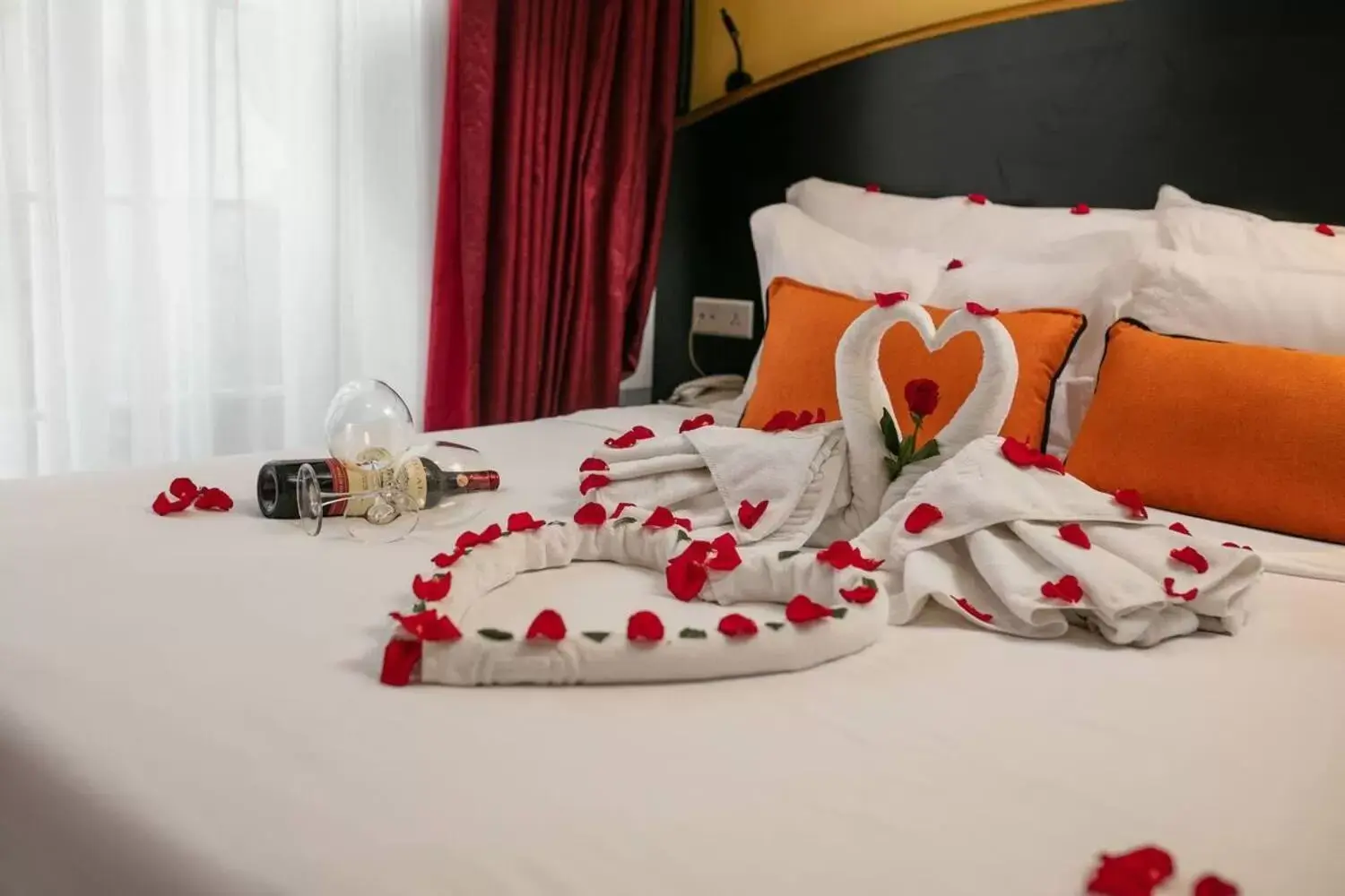 King Suite with Balcony in Kén Hotel by Connek King Suite with Balcony in Kén Hotel by Connek