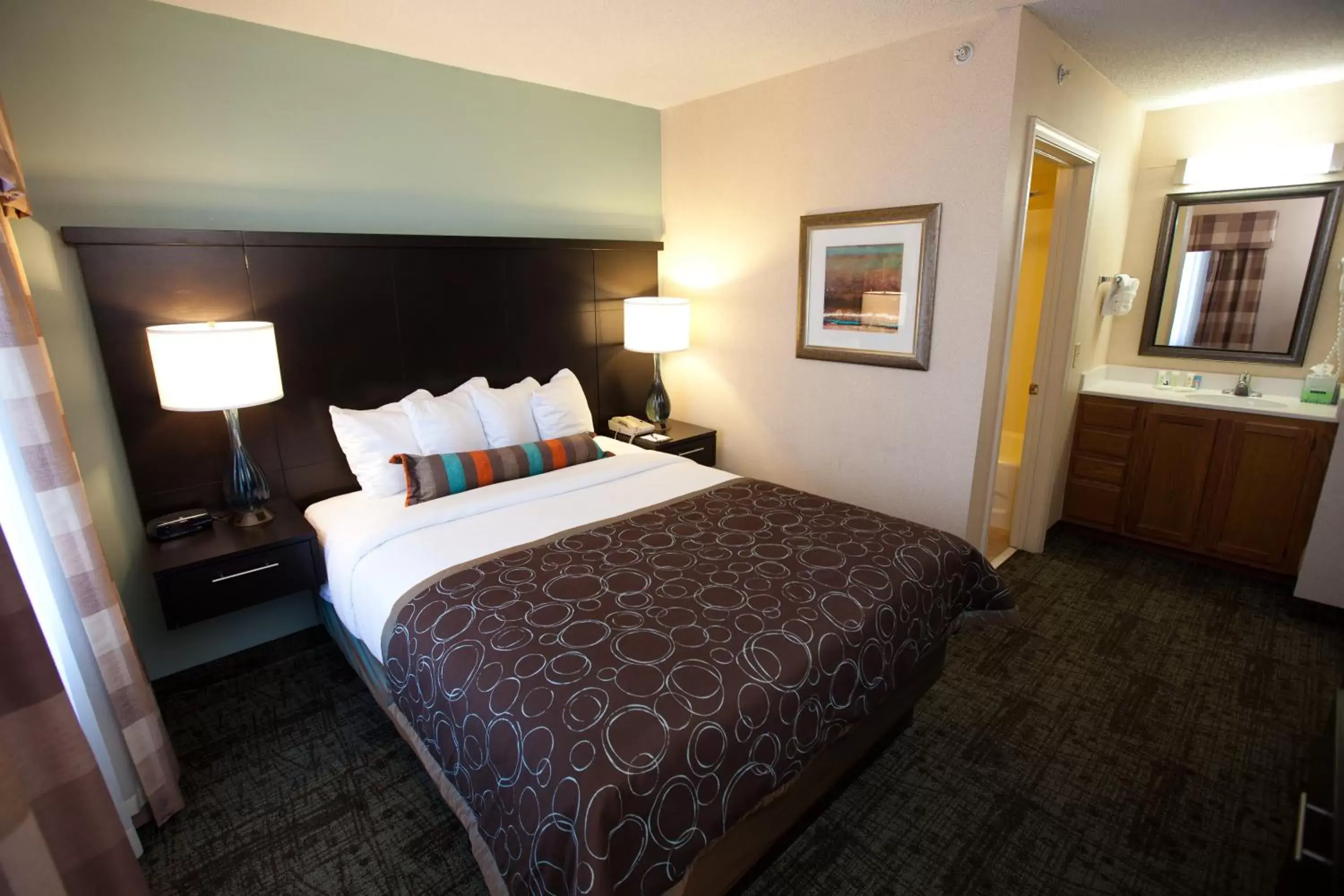 Photo of the whole room, Bed in Homewood Suites by Hilton Atlanta Buckhead Pharr Road