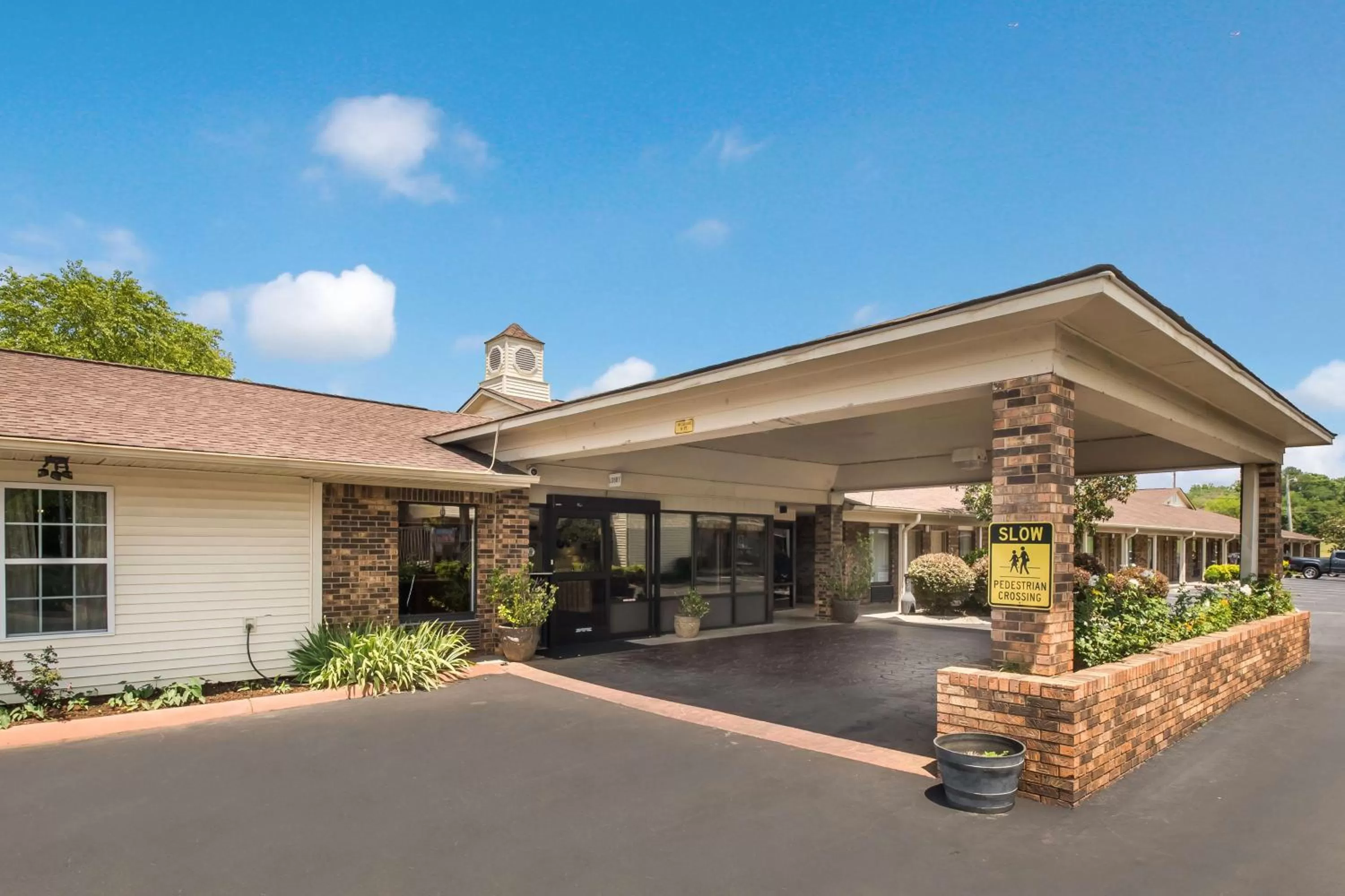 Property building in Best Western Inn Winchester