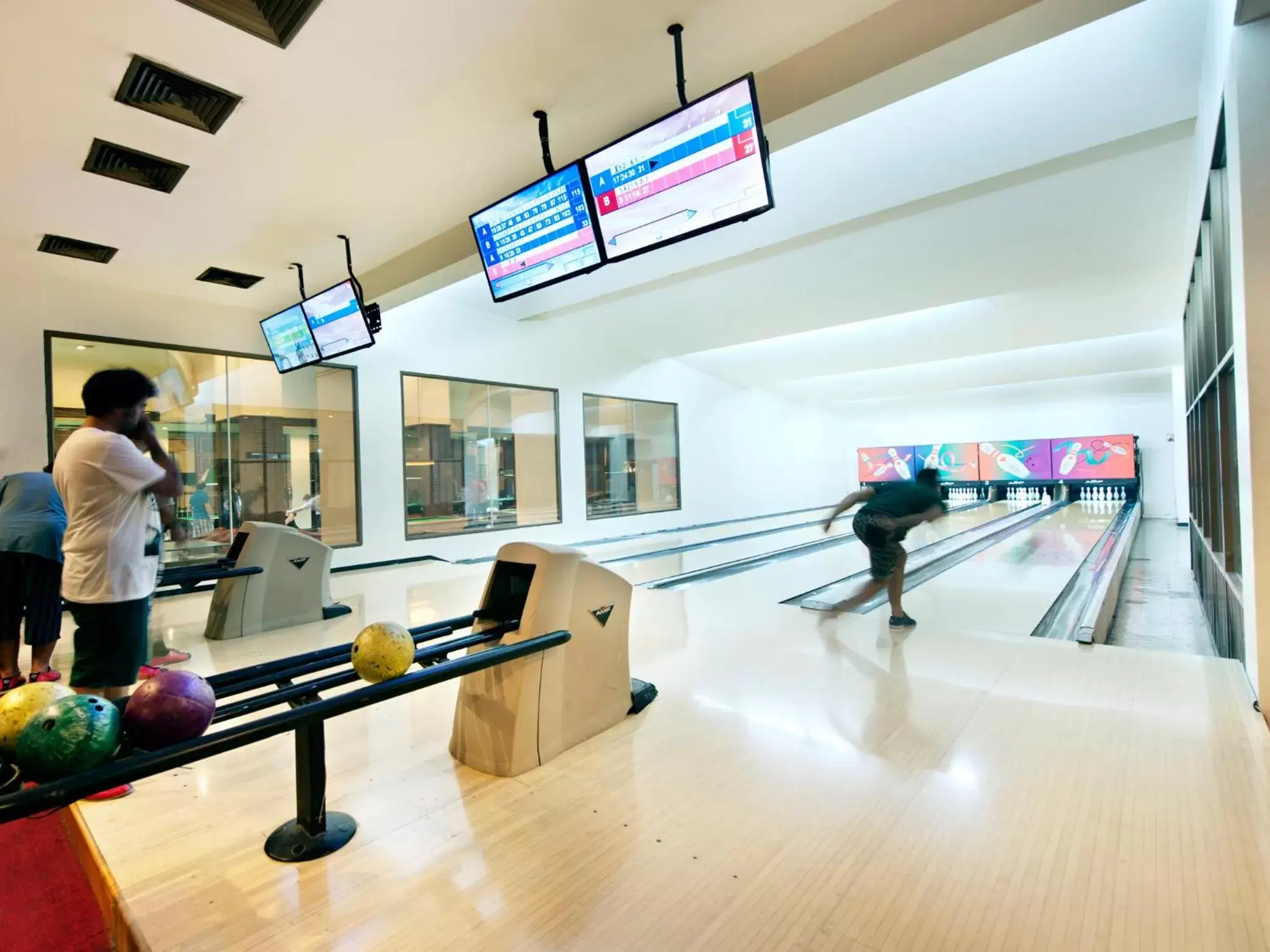 Bowling, Fitness Center/Facilities in Grace Hotel