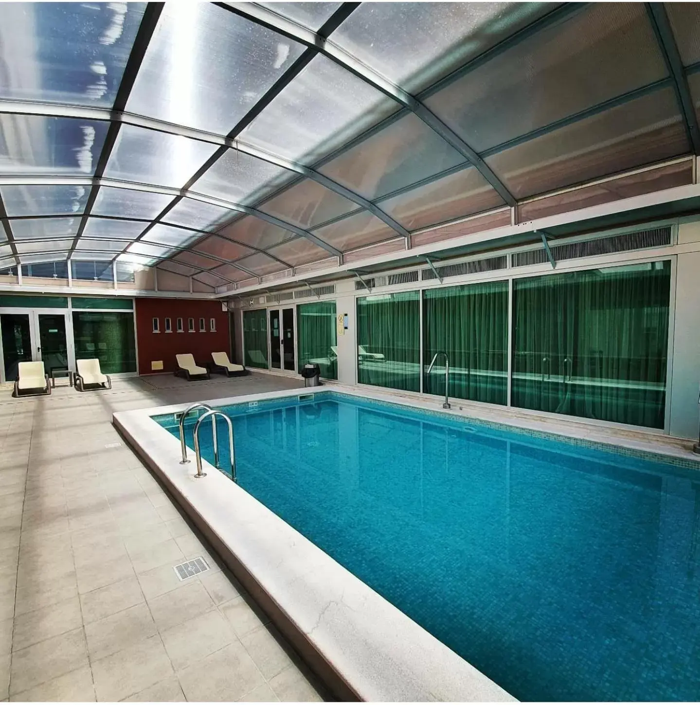 Swimming Pool in Monte Gordo Hotel Apartamentos & Spa